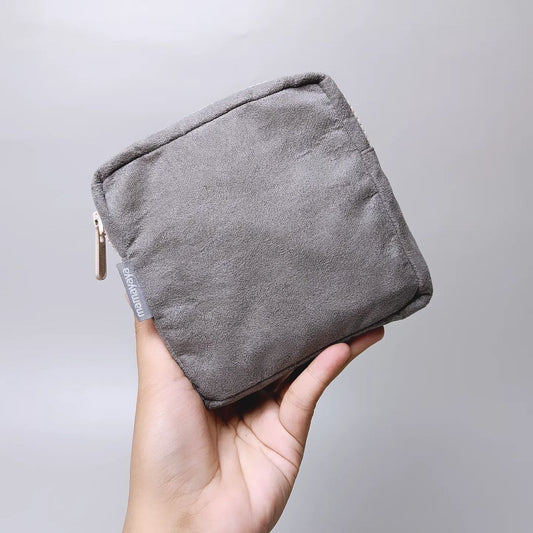 MINI POUCH_C6092_SUEDE TOWER GREY