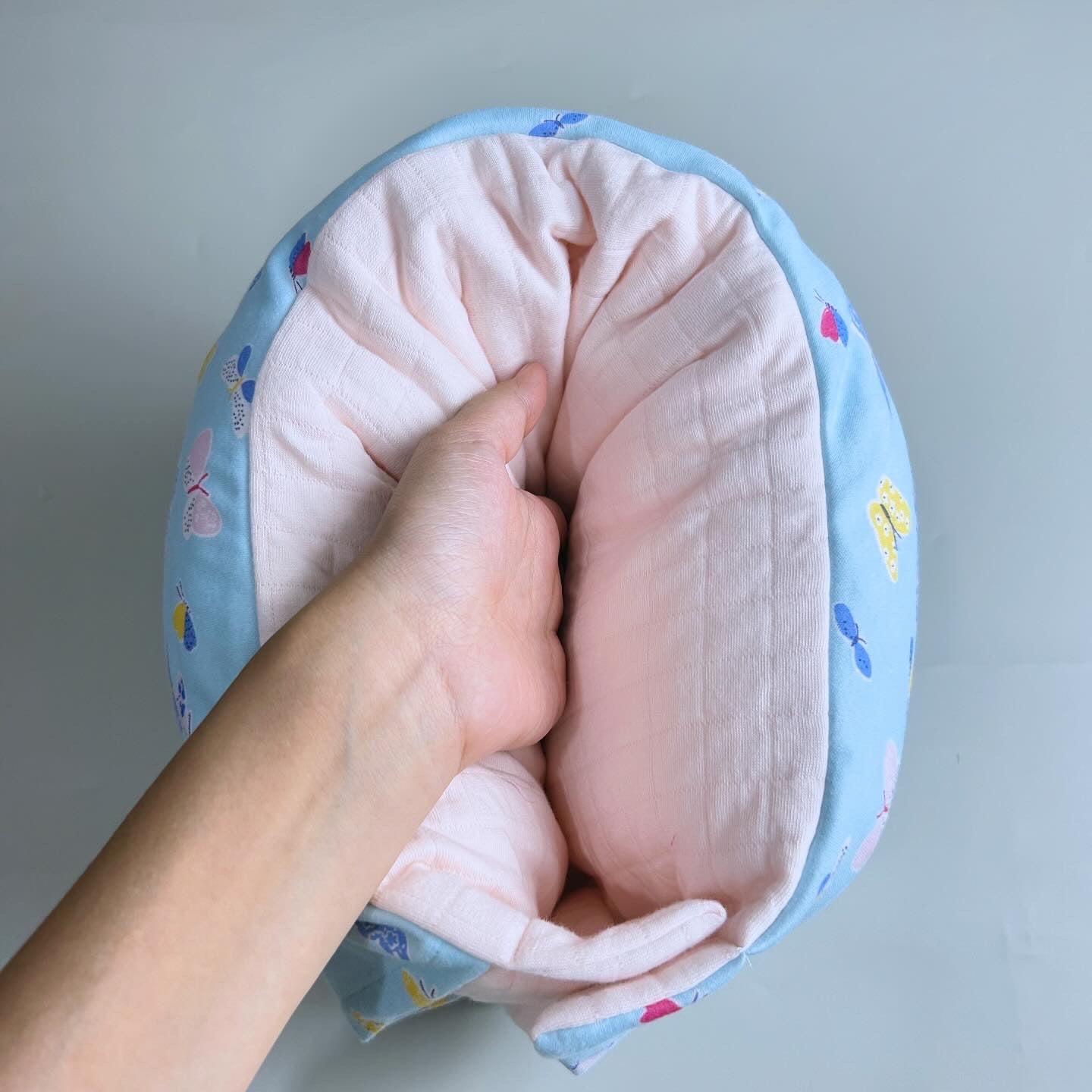 TRAVEL NURSING ARM PILLOW_B7020_BUTTERFLY BLUE