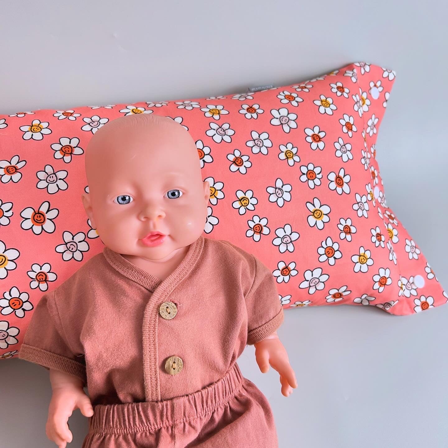 TRAVEL NURSING ARM PILLOW_A7025_DAISY SMILE