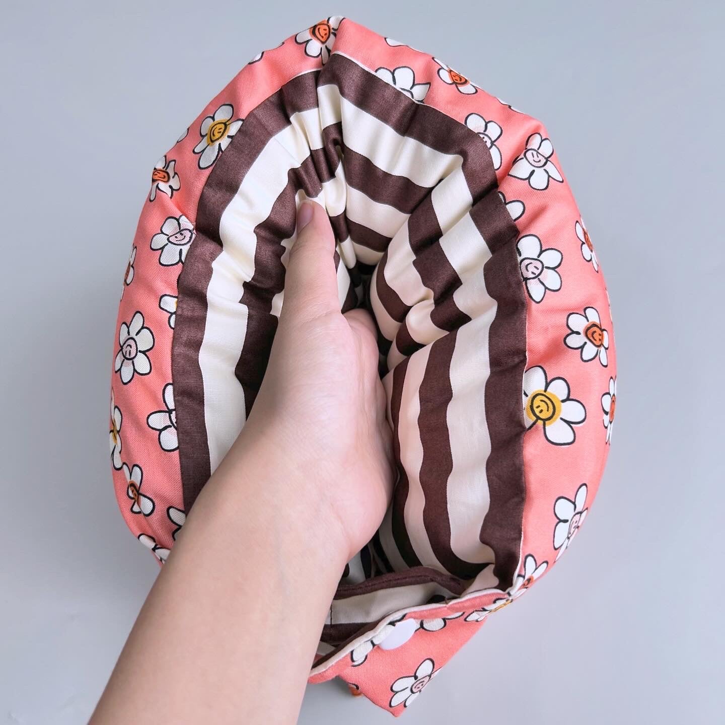 TRAVEL NURSING ARM PILLOW_A7025_DAISY SMILE