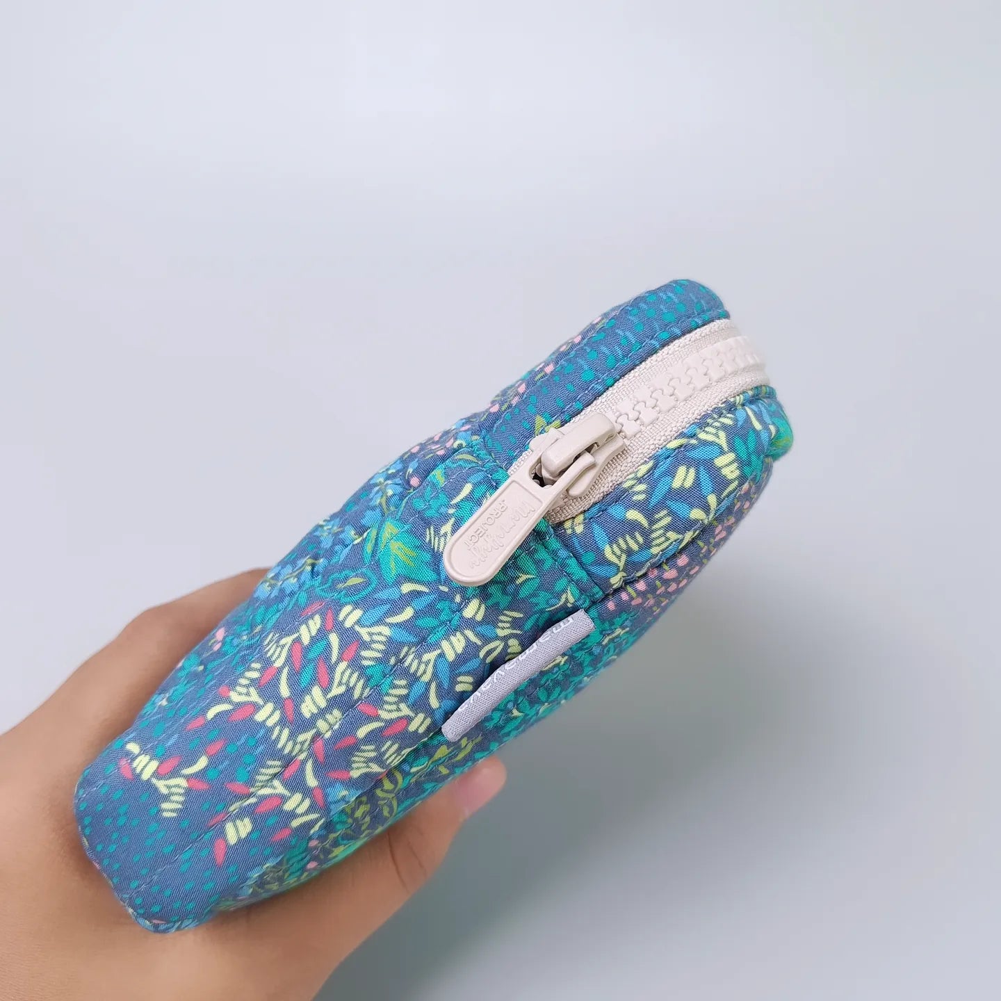 MINI POUCH QUILTED_A6036_BUNGA DELPINHIUM