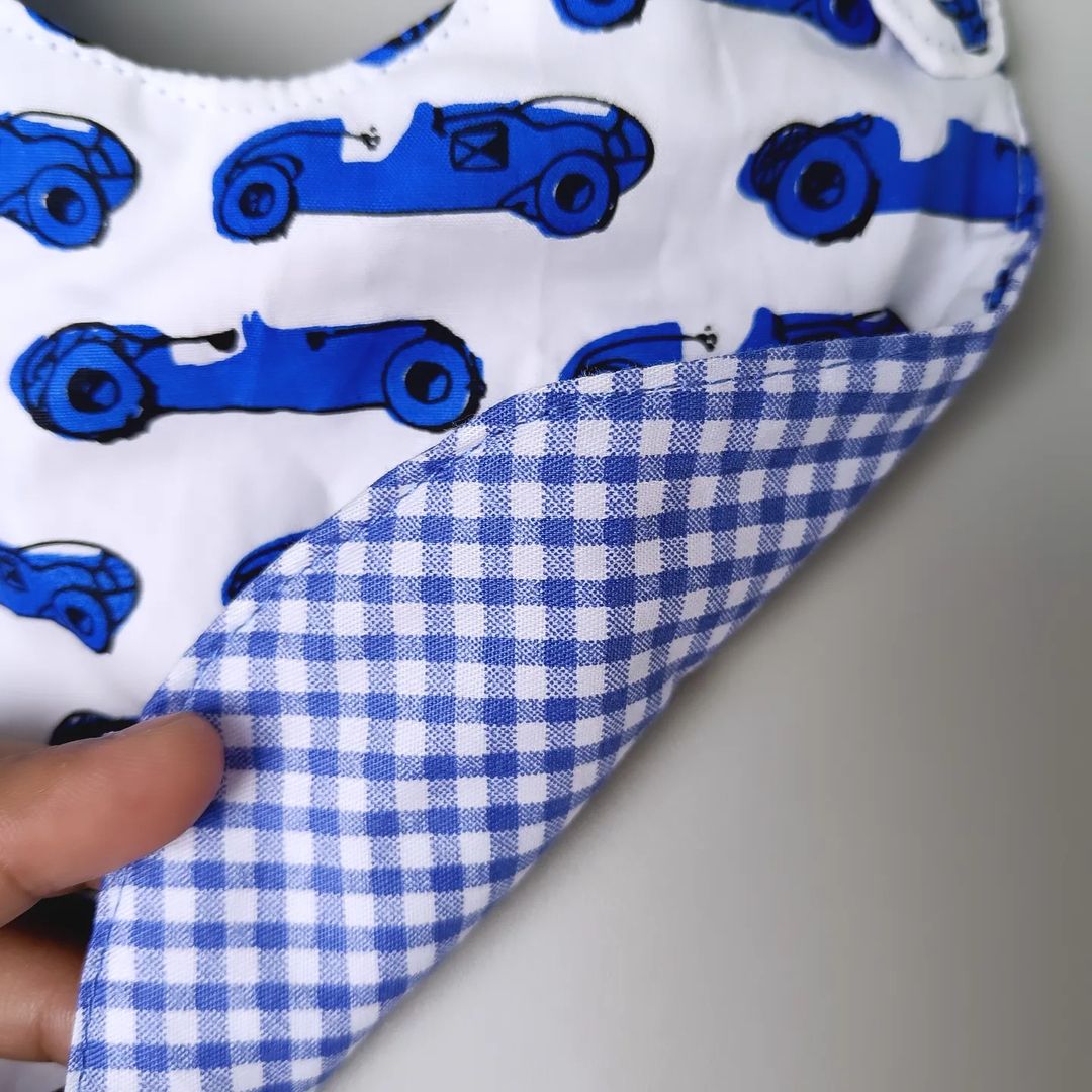 ROUND BIBS_A6091_FERRARI BLUE