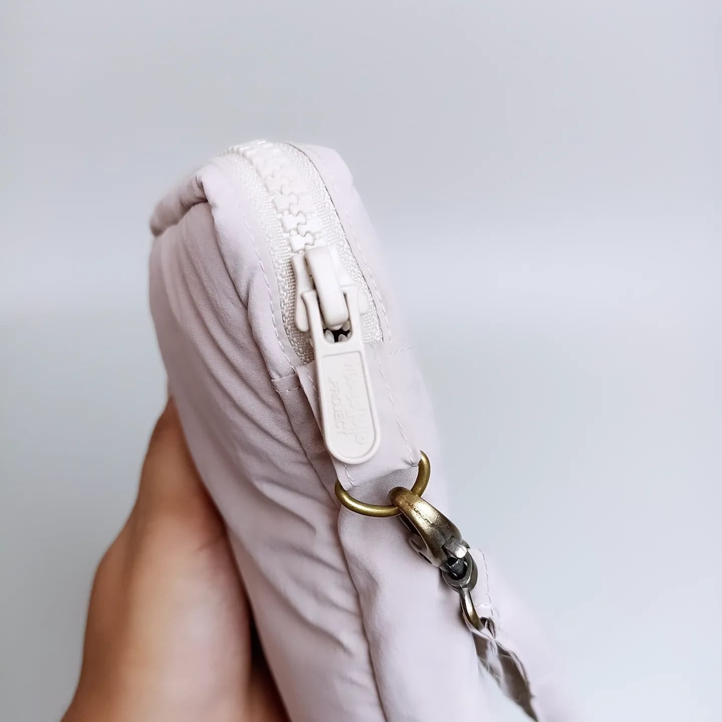 POUCH HP_C6106_PEARLY GREY (TASLAN)