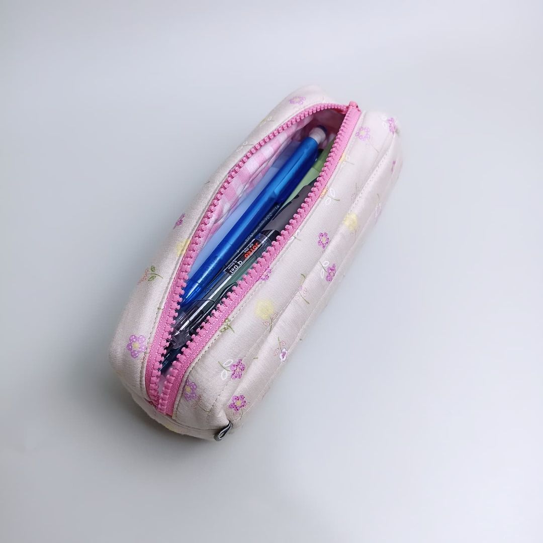 PENCIL CASE_C6354_BUNGA TANGKAI MOCCA