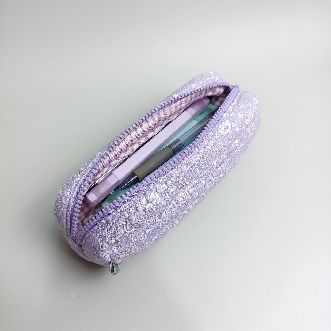 PENCIL CASE_C6363_CAMELIA LILAC