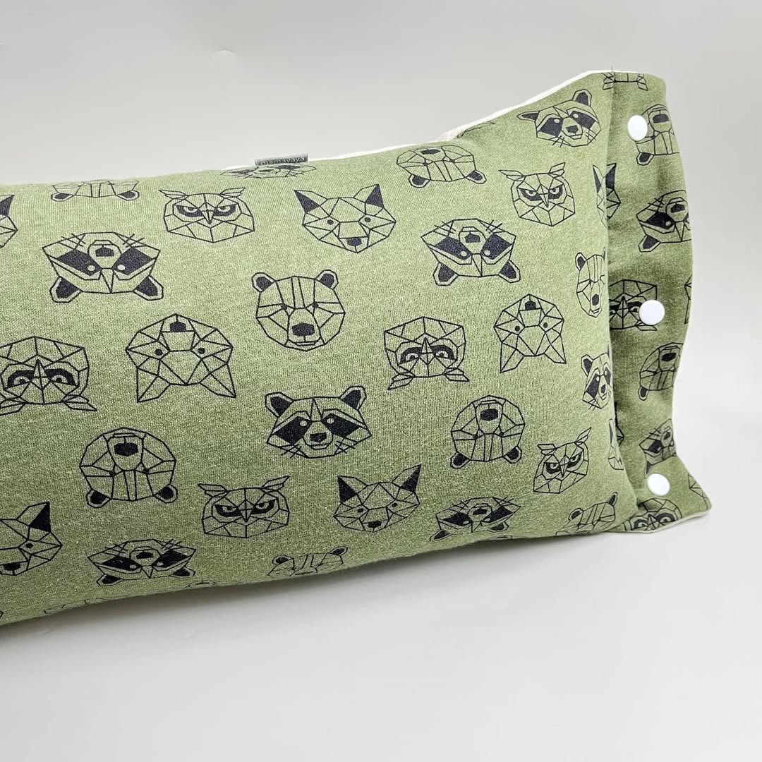 TRAVEL NURSING ARM PILLOW_B6327_FACE ANIMALS GREEN