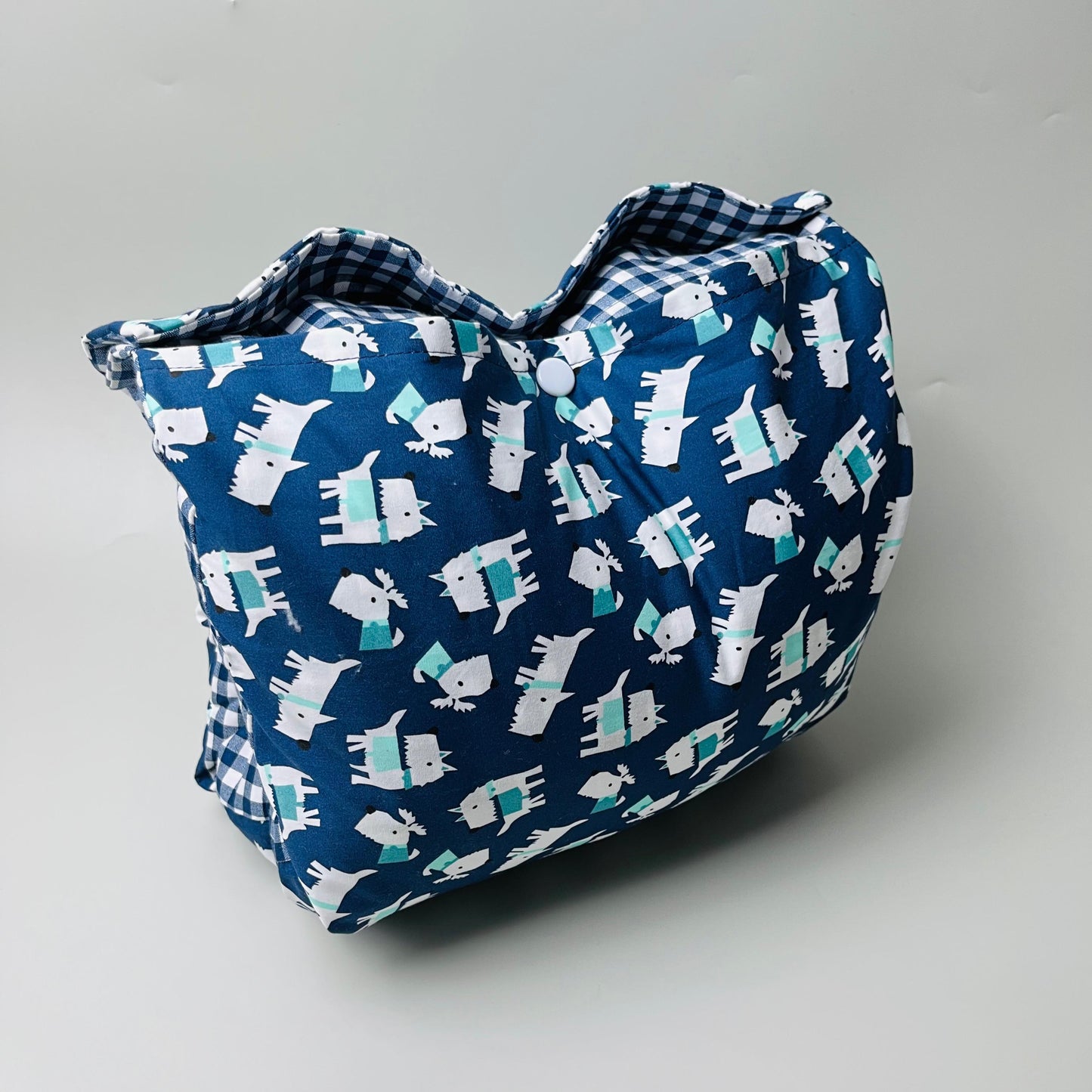 TRAVEL NURSING ARM PILLOW_B6182_DOGGY NAVY