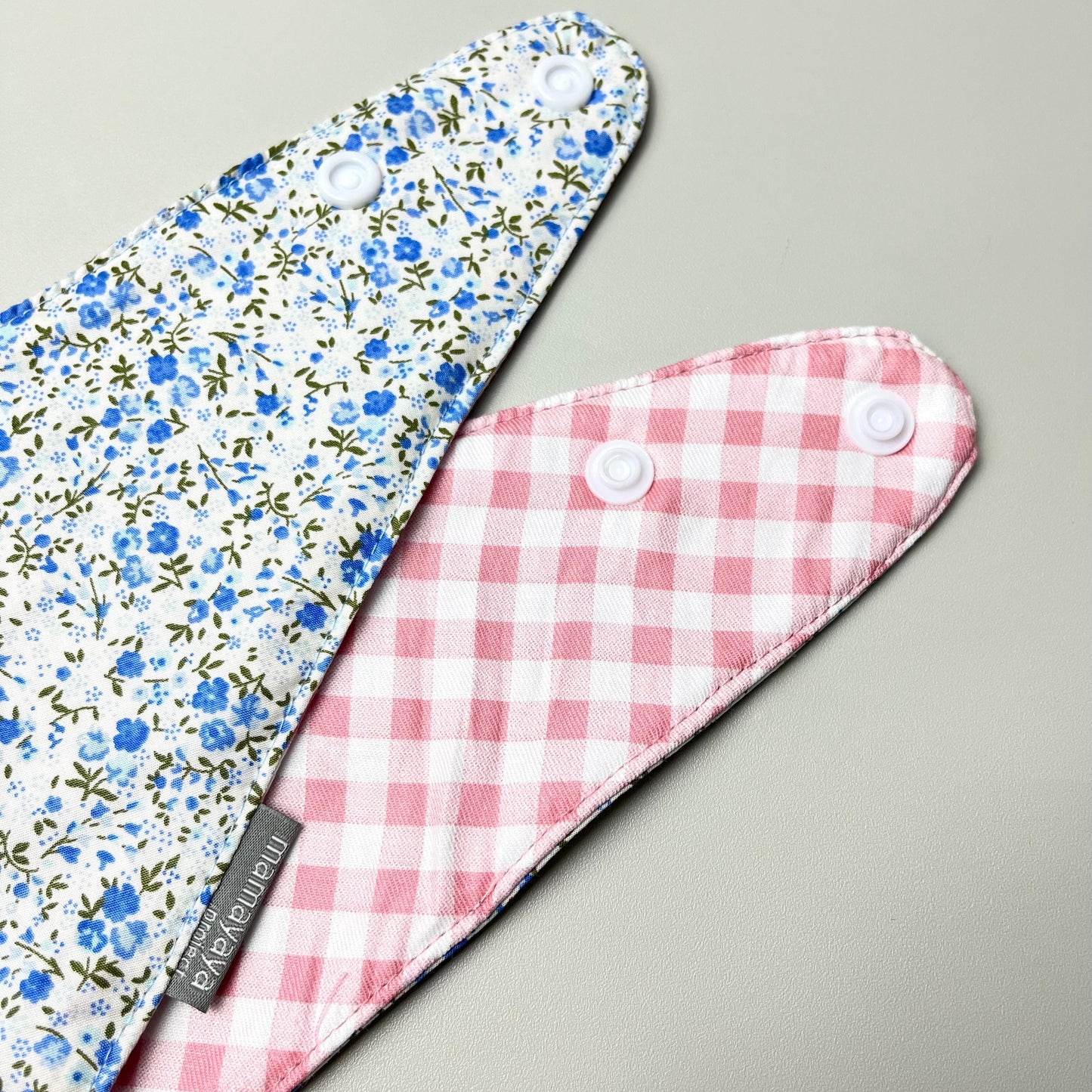 SCARF BIBS_A7170_BUNGA IRIS BIRU