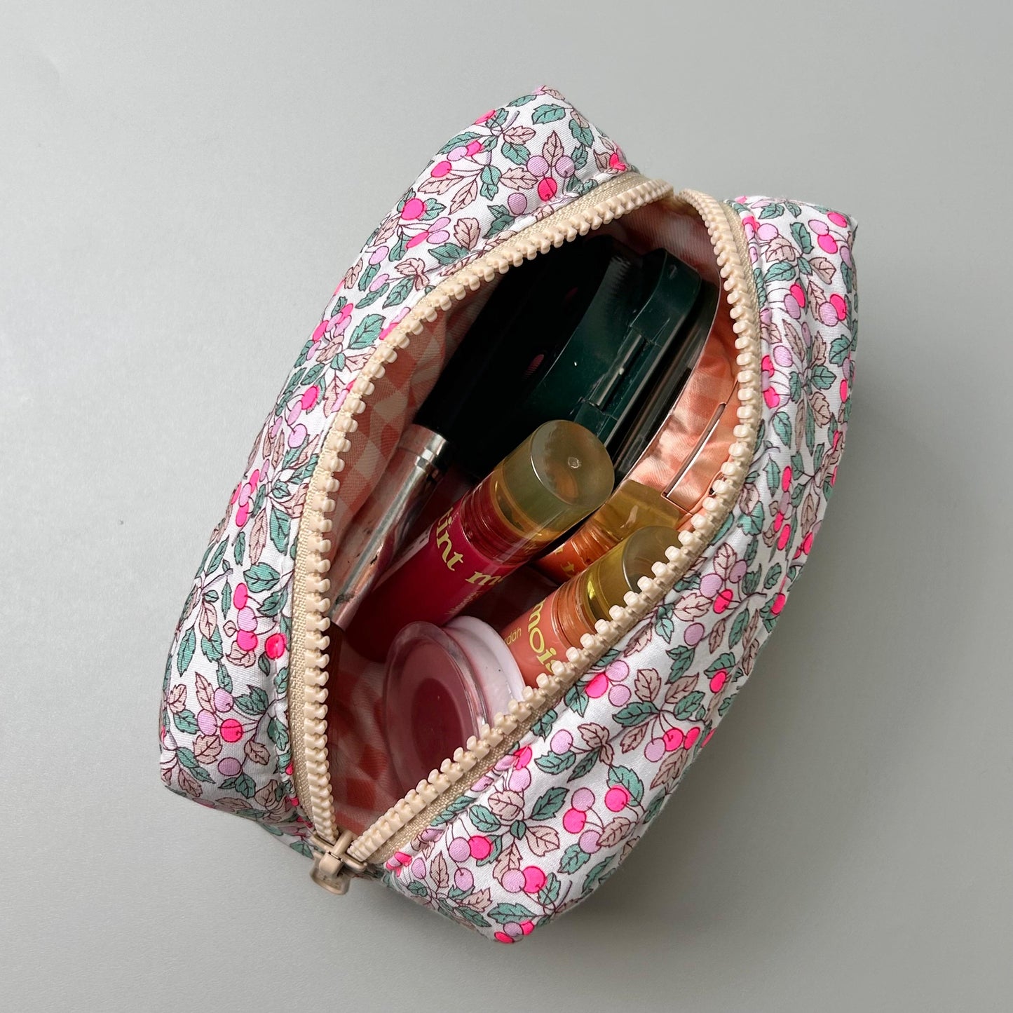 POUCH MEDIUM_A7121_BUNGA MINI CHERRY