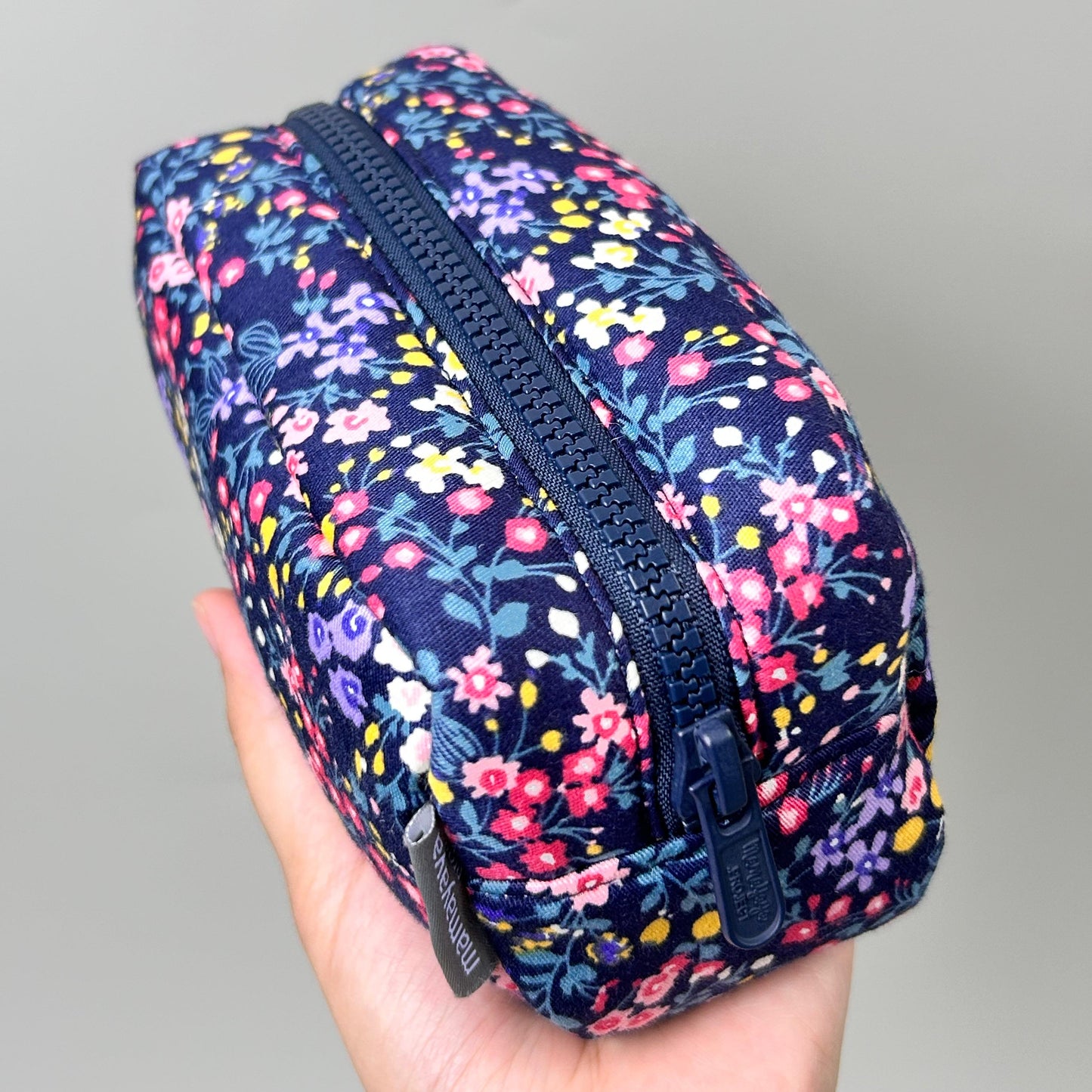 POUCH MEDIUM_A6154_DAFFODILS NAVY