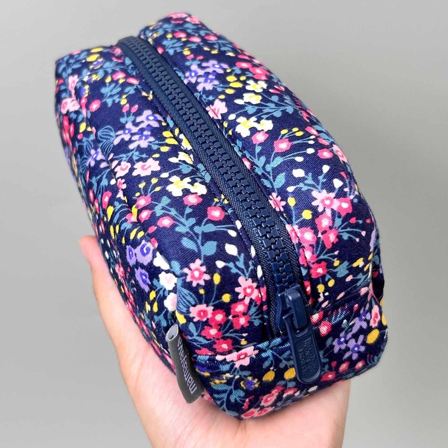 POUCH MEDIUM_A6154_DAFFODILS NAVY