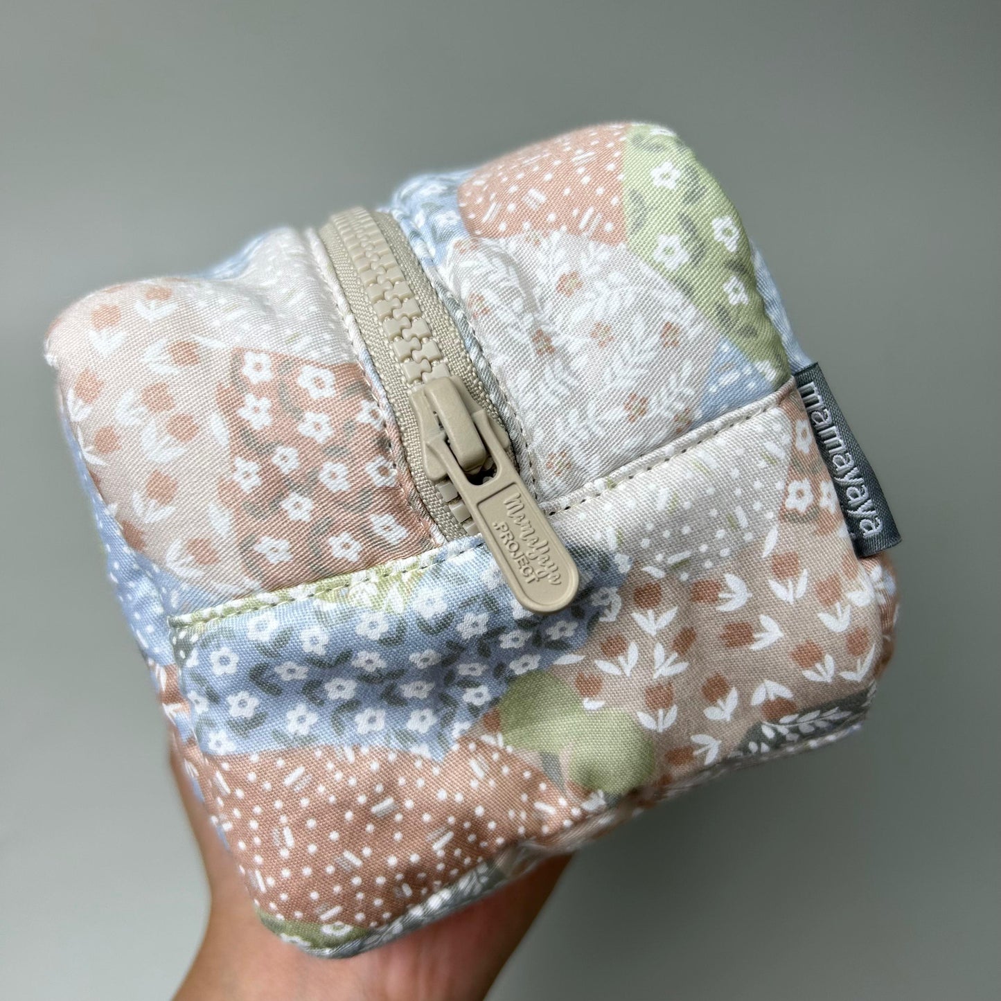 COSMETIC POUCH PUFFY_C7018_MIX FLOWER MOCCA