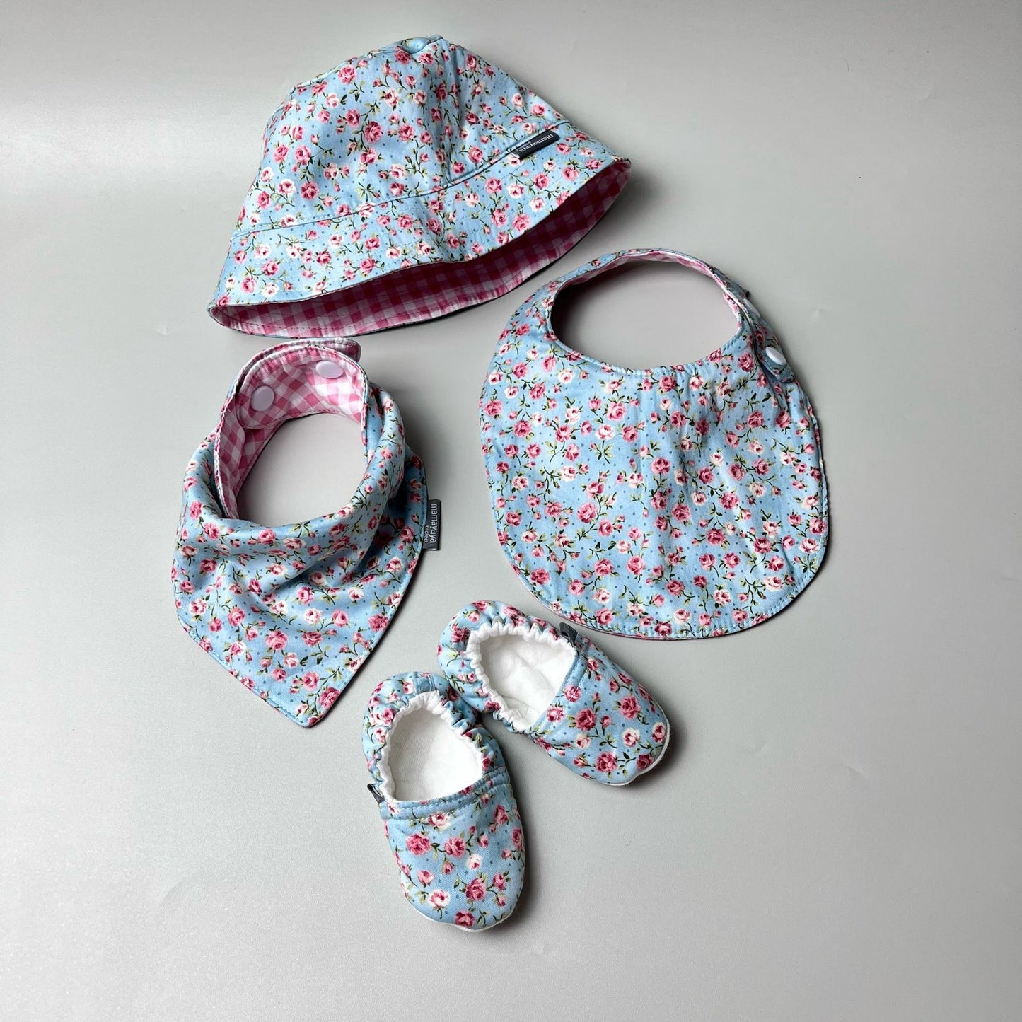 SET BABY | BUCKET HAT | BIBS | BABY SHOES_A3008_ROSE DASAR BIRU