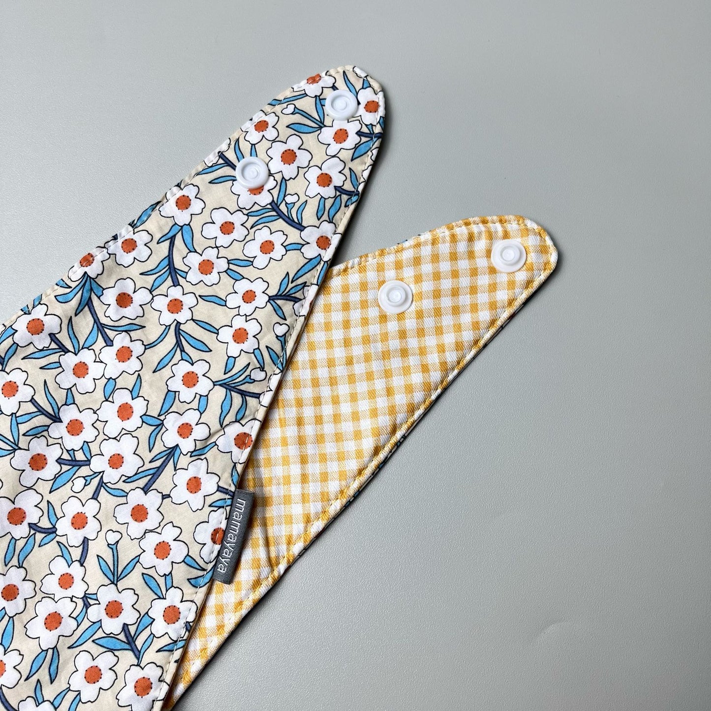 SCARF BIBS_A7250_DAISY PUTIH