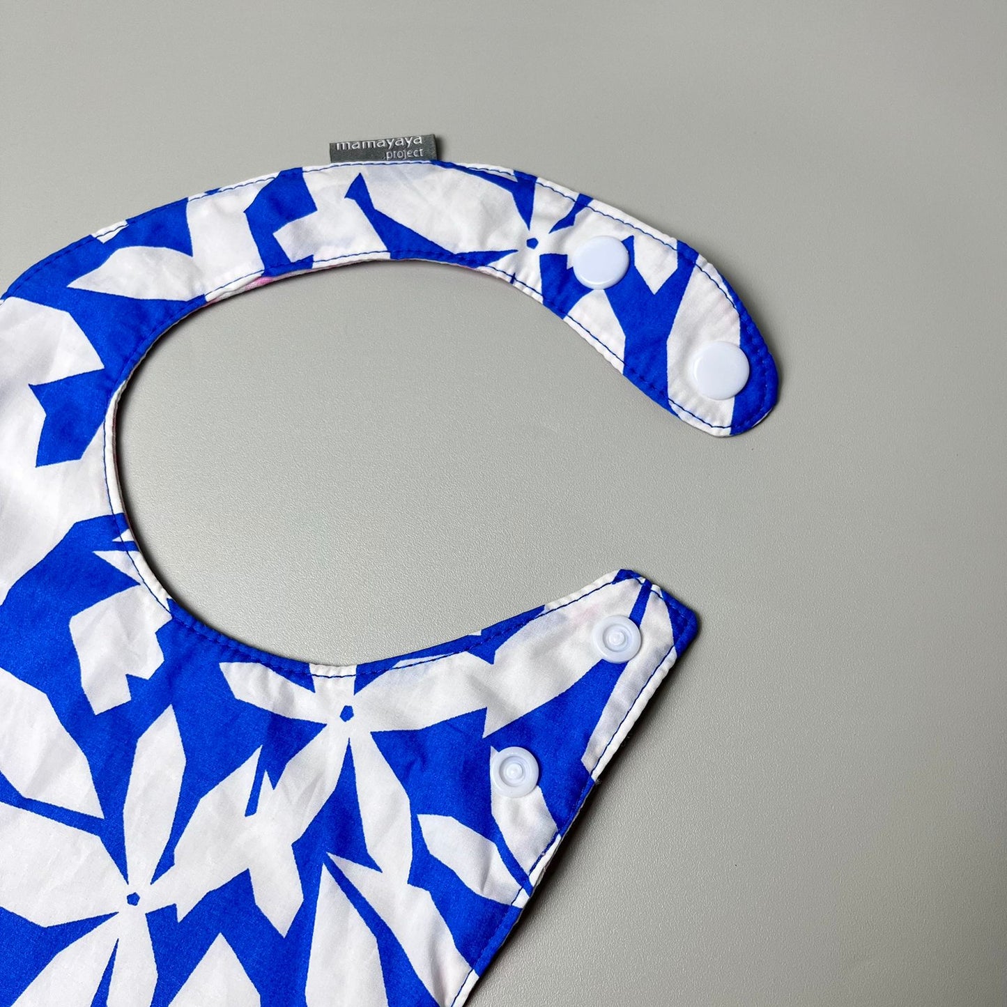 ROUND BIBS_A7255_CLEMATIS BLUE