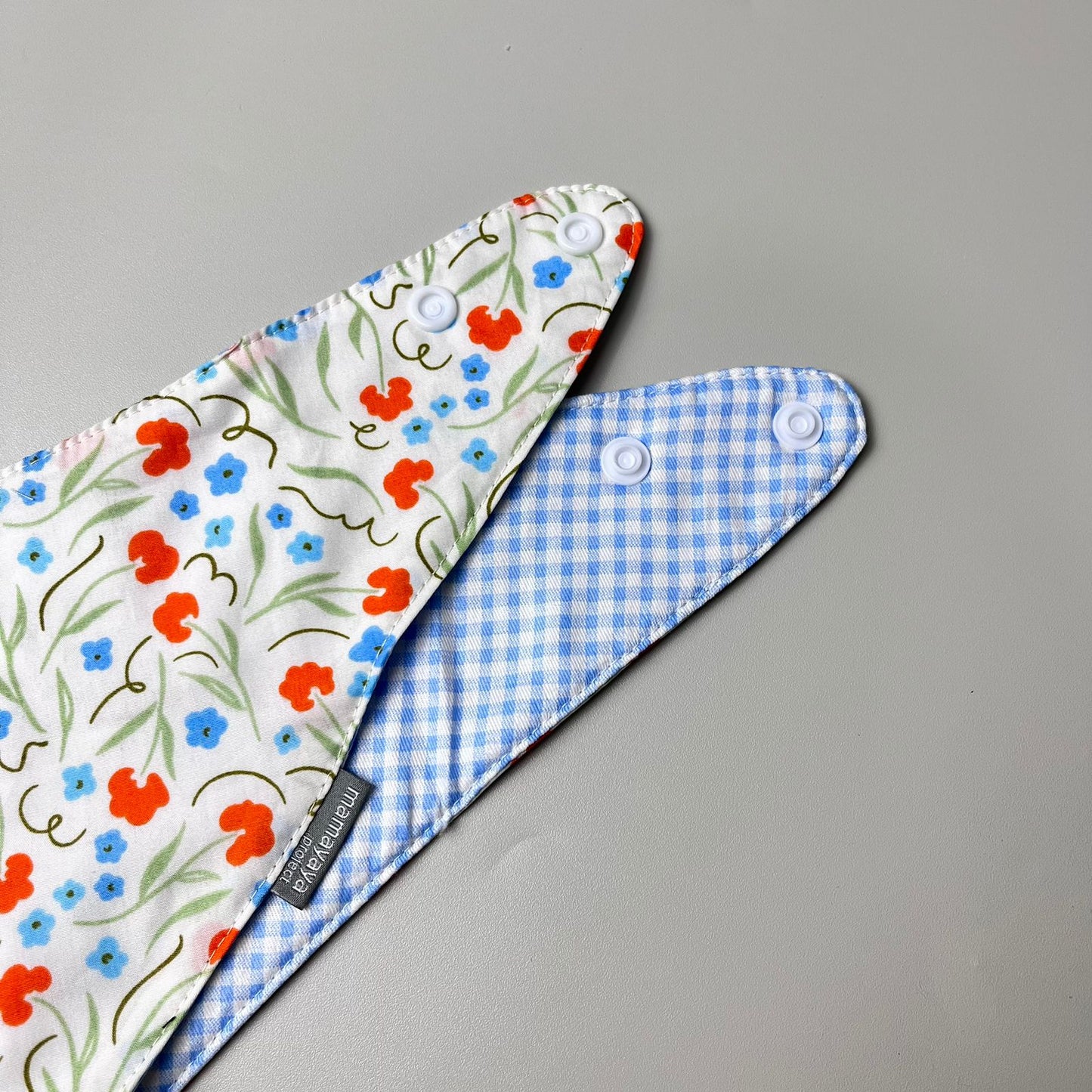 SCARF BIBS_A7254_BUTTERFLY BUSH FLOWER