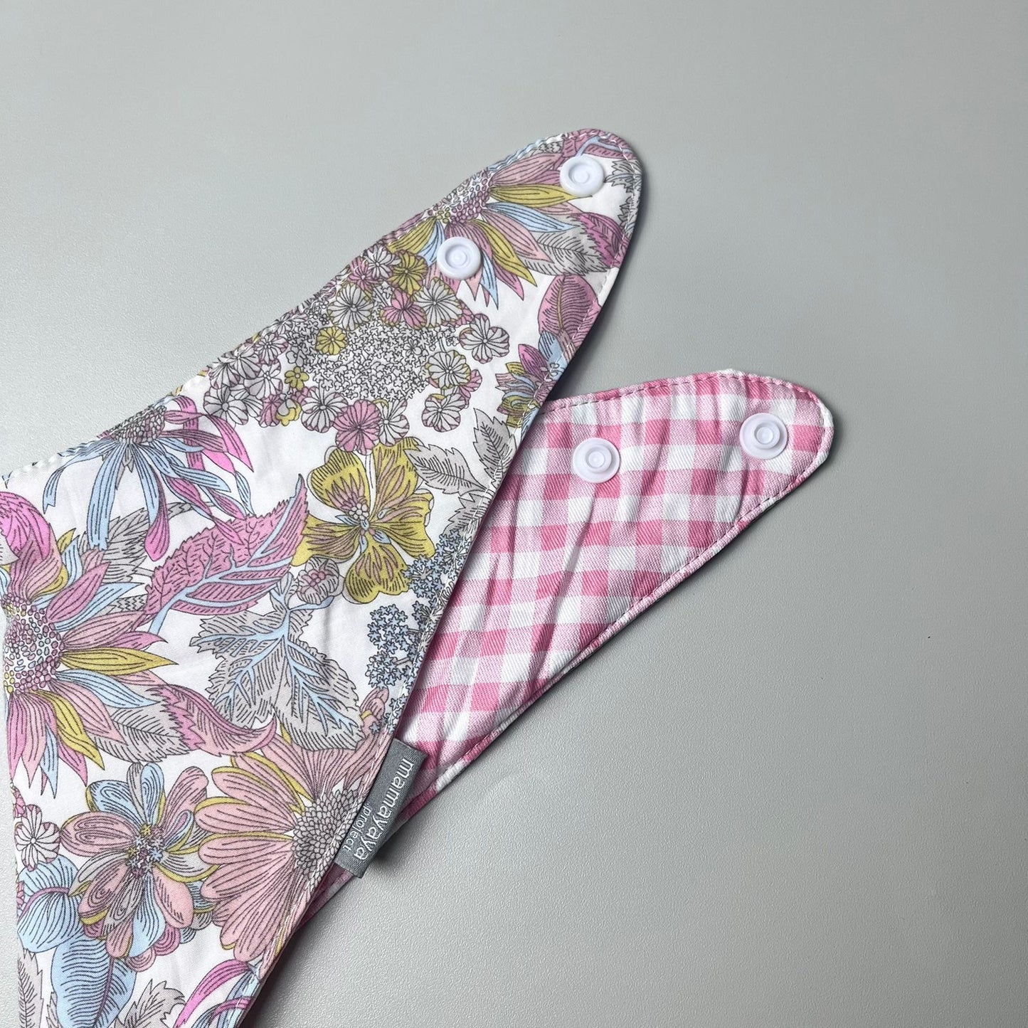 SCARF BIBS_A7253_KRISAN MANIS