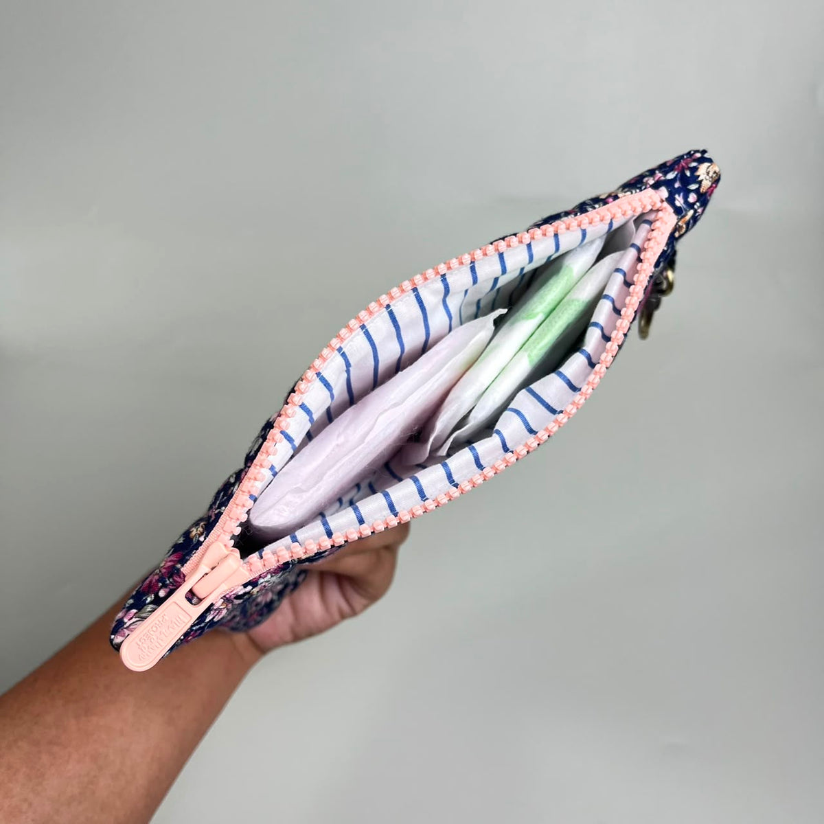 SLIM POUCH_ANEMONE NAVY