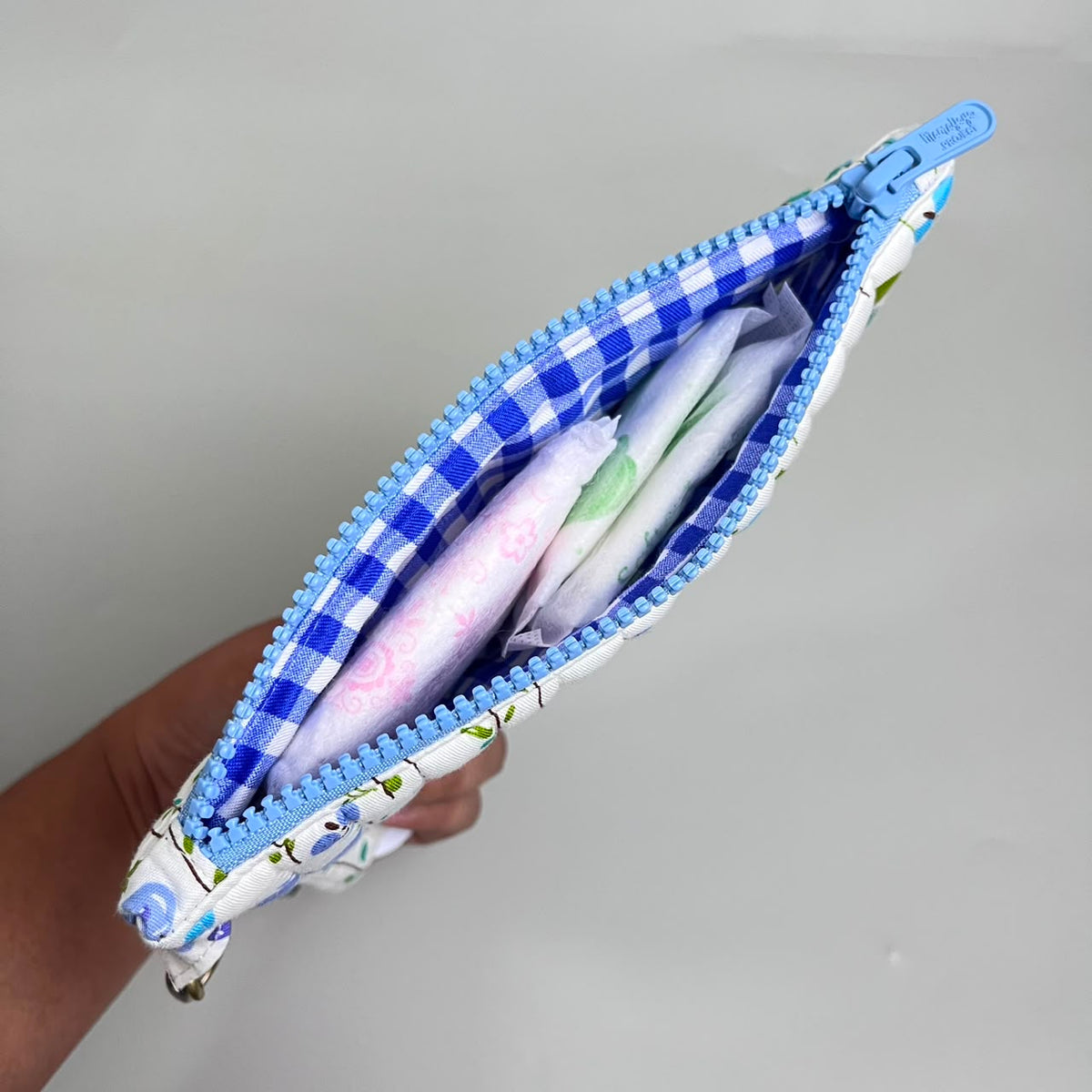 SLIM POUCH_BUNGA BALON BIRU