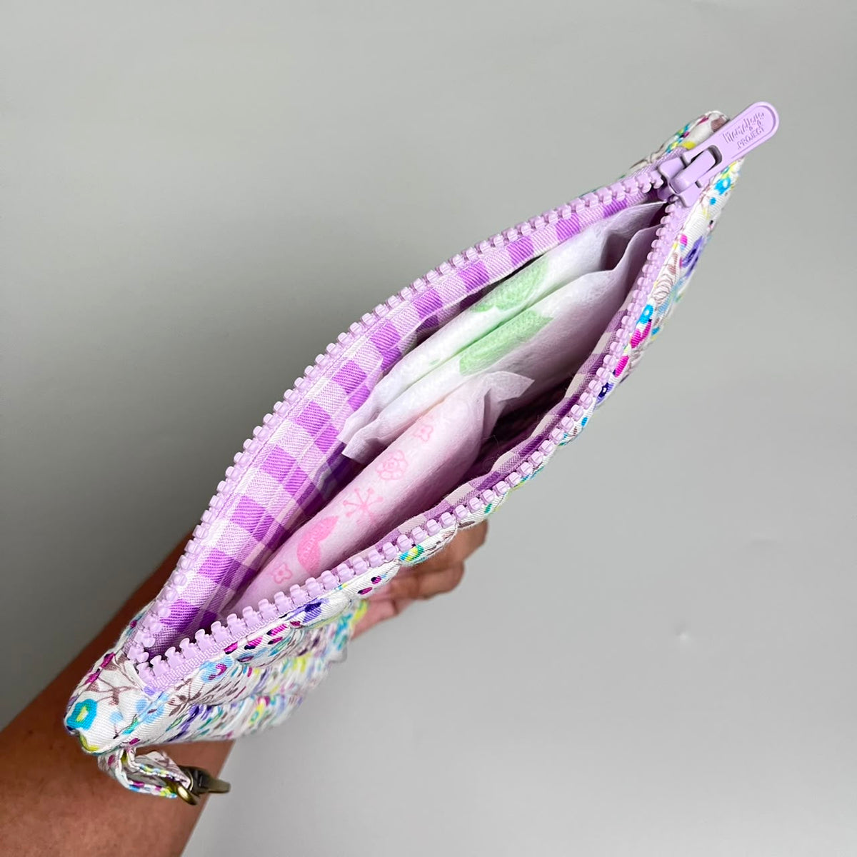 SLIM POUCH_CLARKIA UNGU