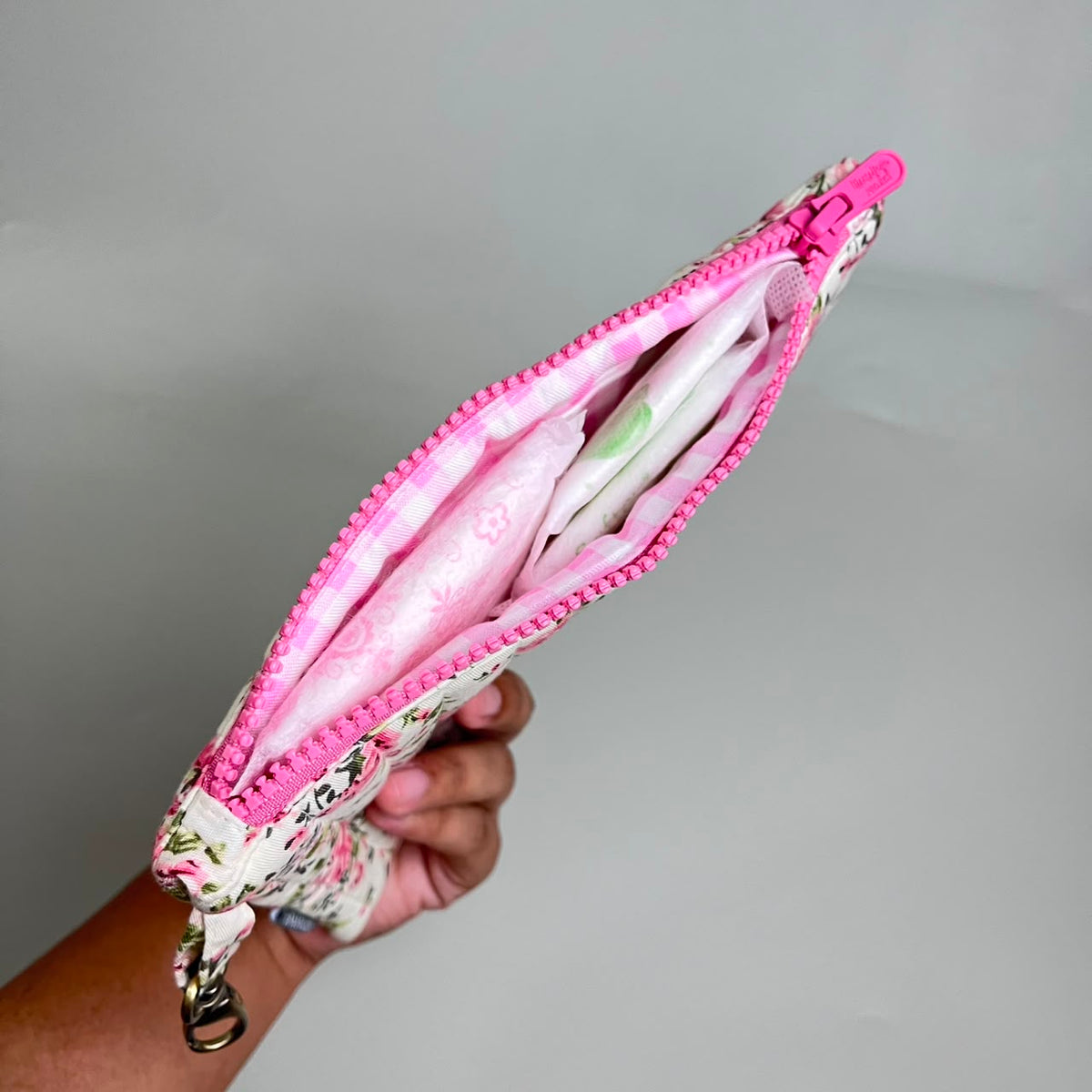SLIM POUCH_ROSE DASAR BW