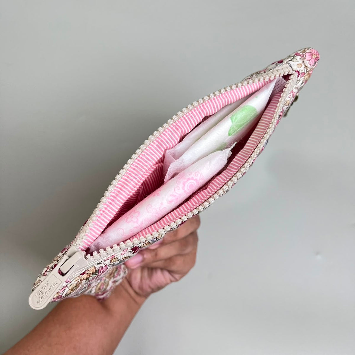 SLIM POUCH_ANEMONE MERAH