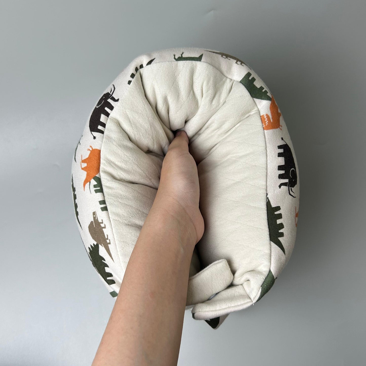 TRAVEL NURSING ARM PILLOW_B7221_WILD ANIMALS