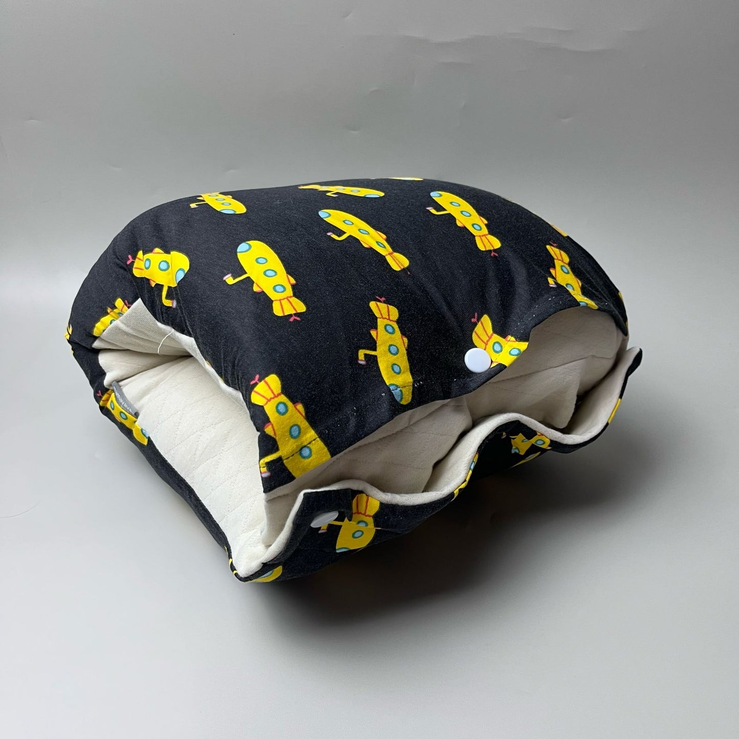 TRAVEL NURSING ARM PILLOW_B7228_KAPAL SELAM KUNING