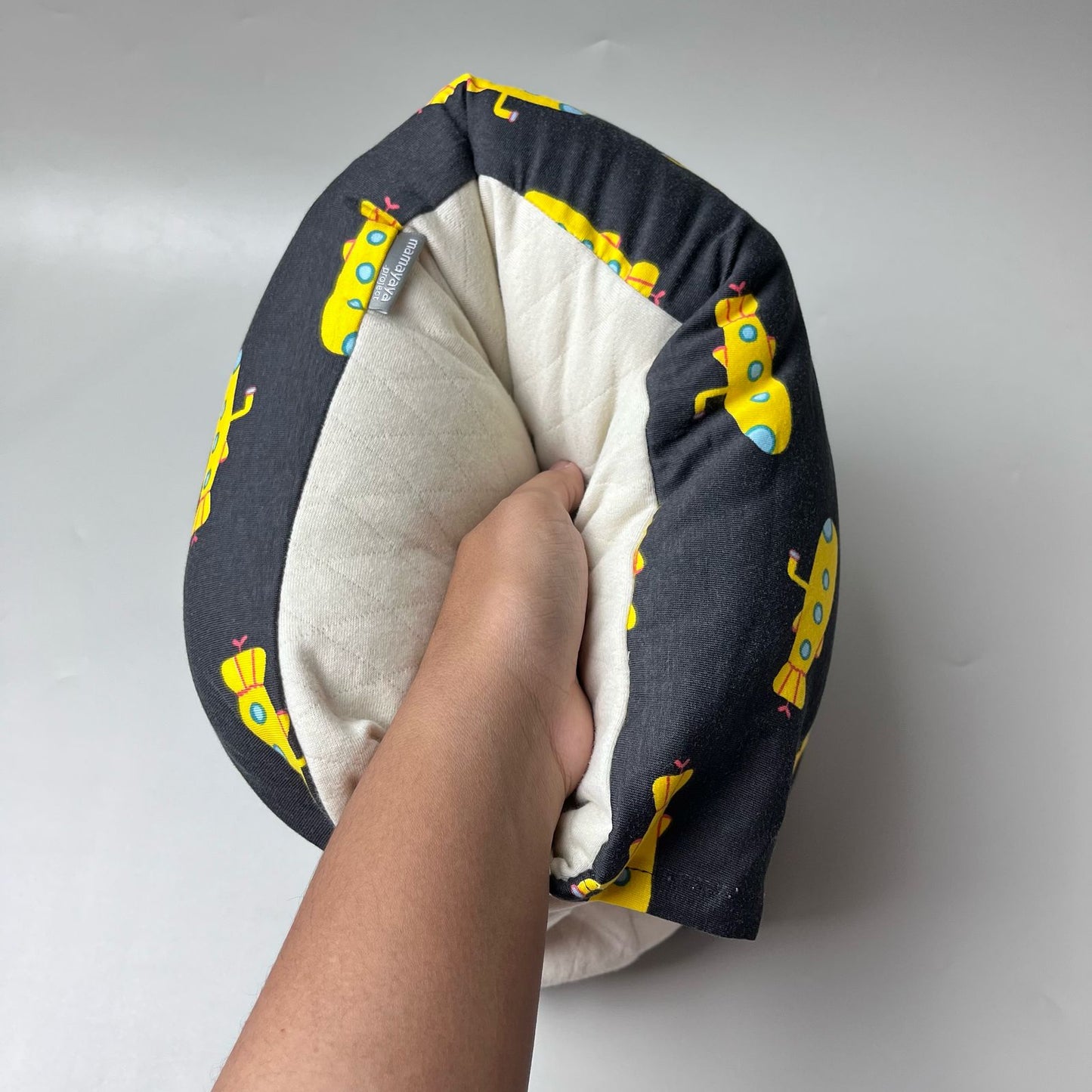 TRAVEL NURSING ARM PILLOW_B7228_KAPAL SELAM KUNING