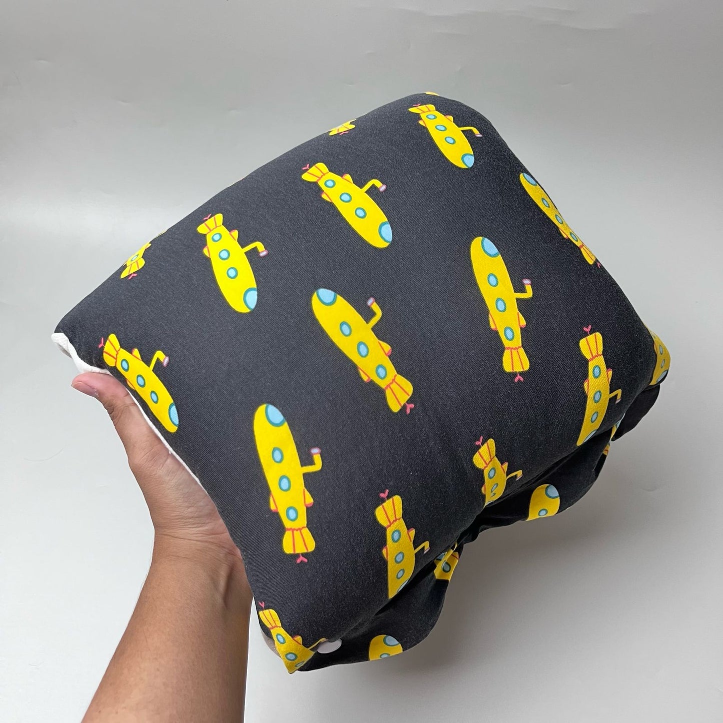 TRAVEL NURSING ARM PILLOW_B7228_KAPAL SELAM KUNING