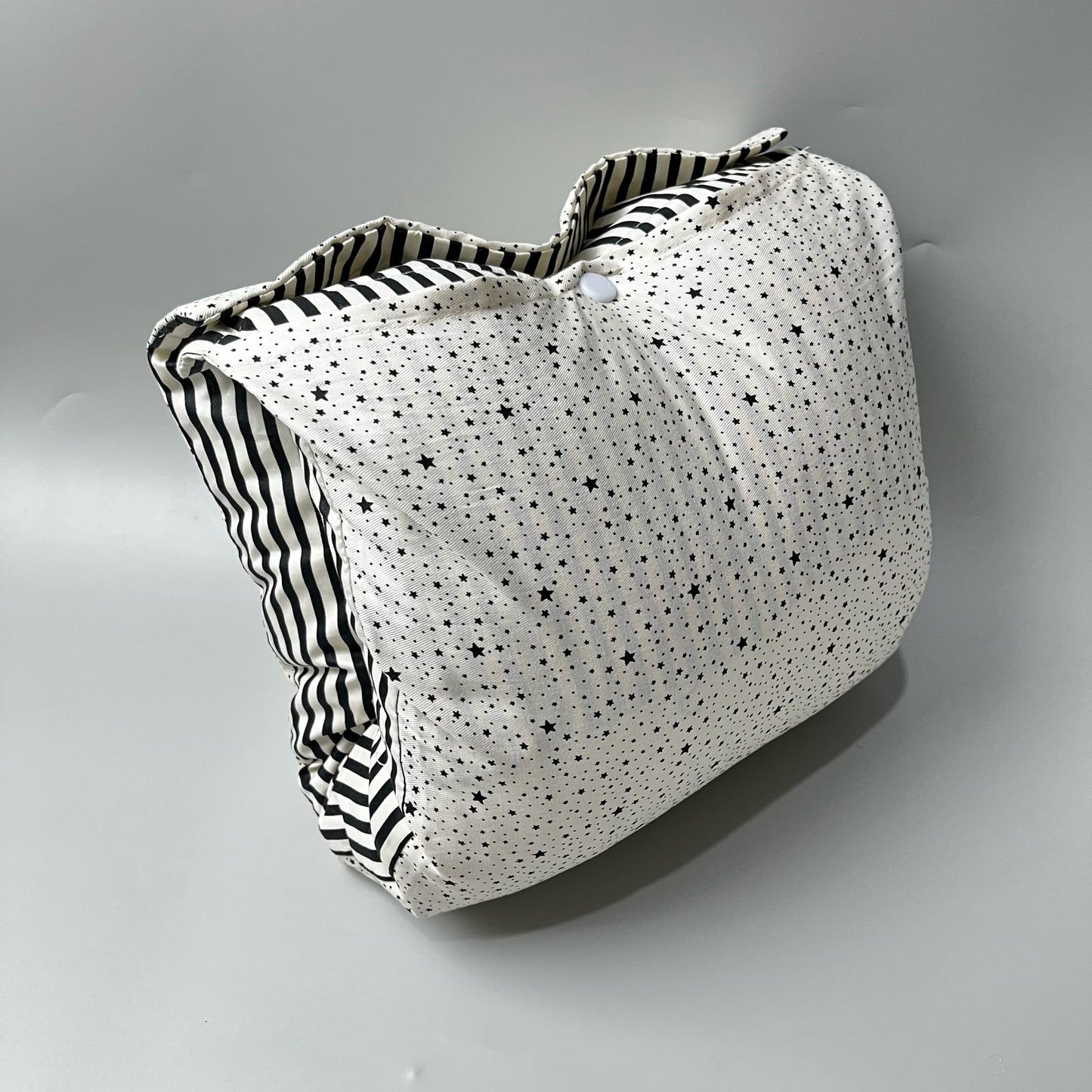 TRAVEL NURSING ARM PILLOW_A7013_MINI BINTANG DASAR PUTIH