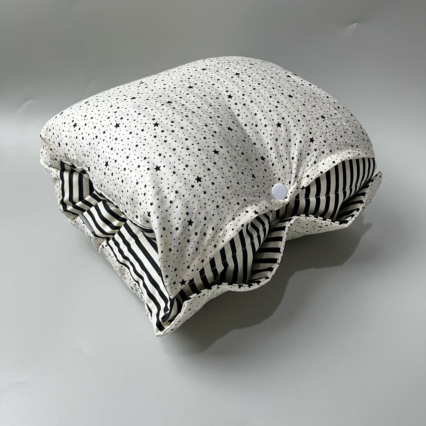 TRAVEL NURSING ARM PILLOW_A7013_MINI BINTANG DASAR PUTIH