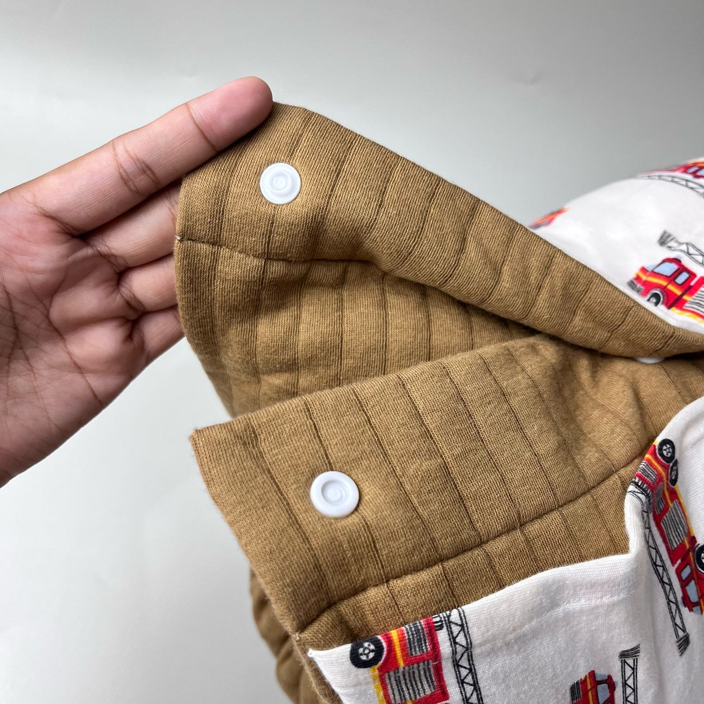 TRAVEL NURSING ARM PILLOW_B7241_FIRE FIGHTER