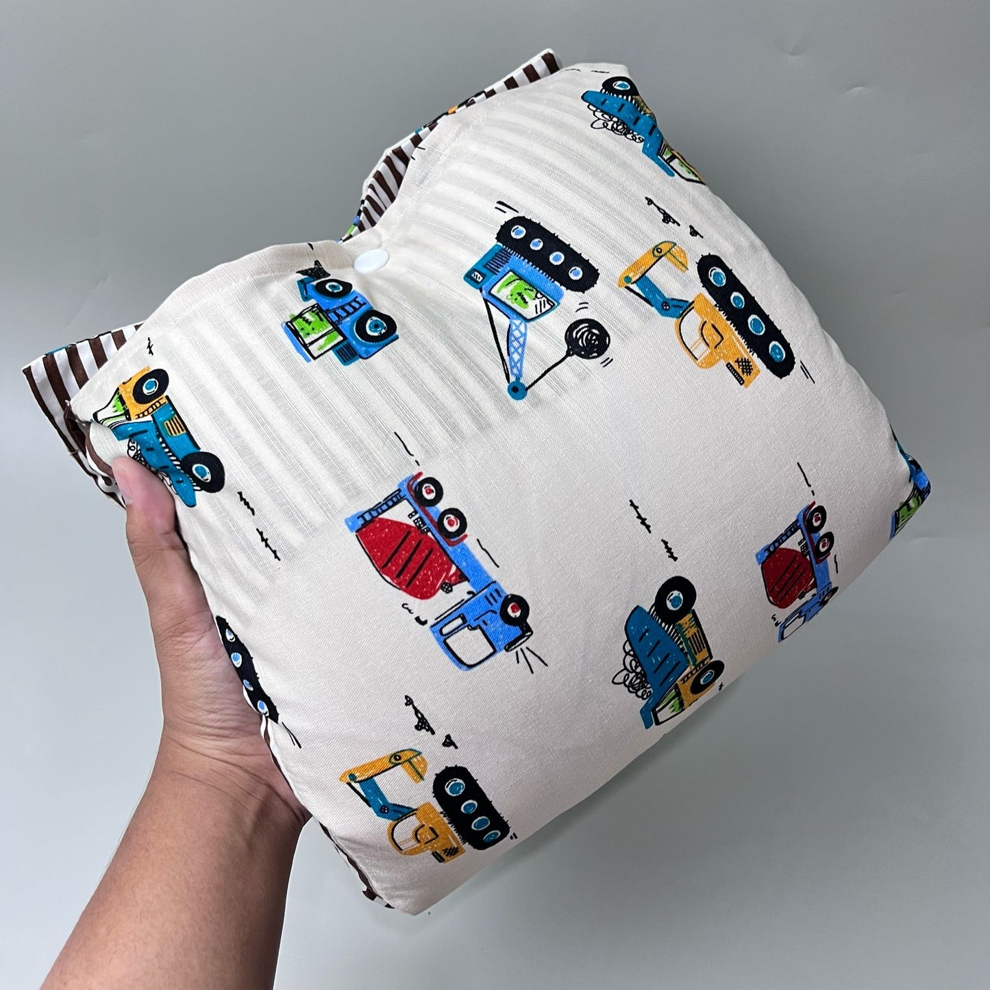 TRAVEL NURSING ARM PILLOW_A7265_TRUCK