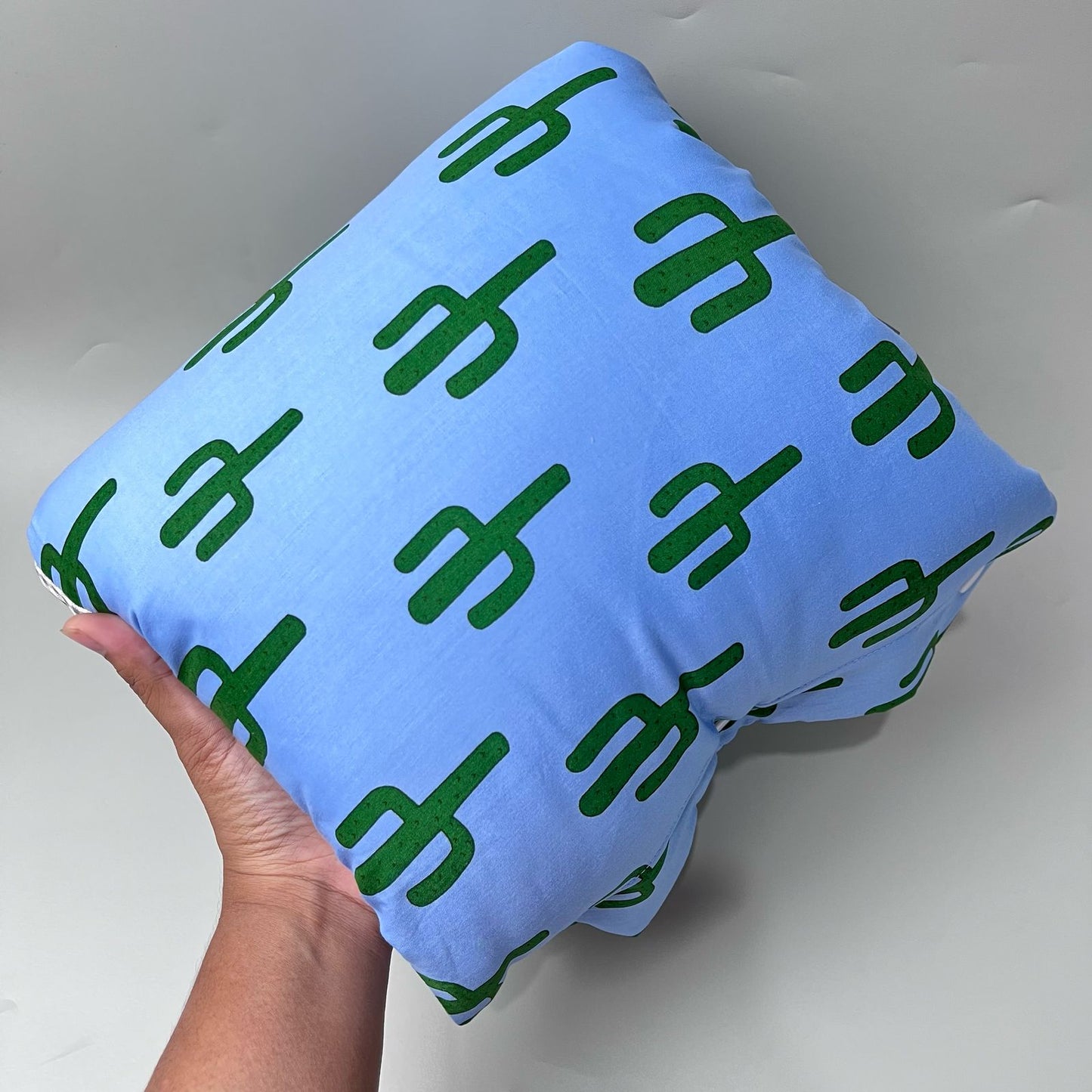 TRAVEL NURSING ARM PILLOW_A6181_KAKTUS BIRU