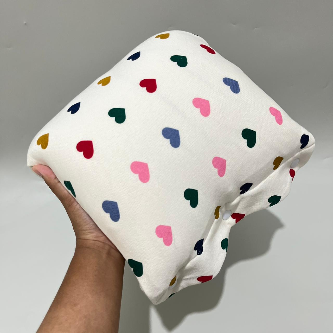 TRAVEL NURSING ARM PILLOW_B7297_LOVE WARNA-WARNI