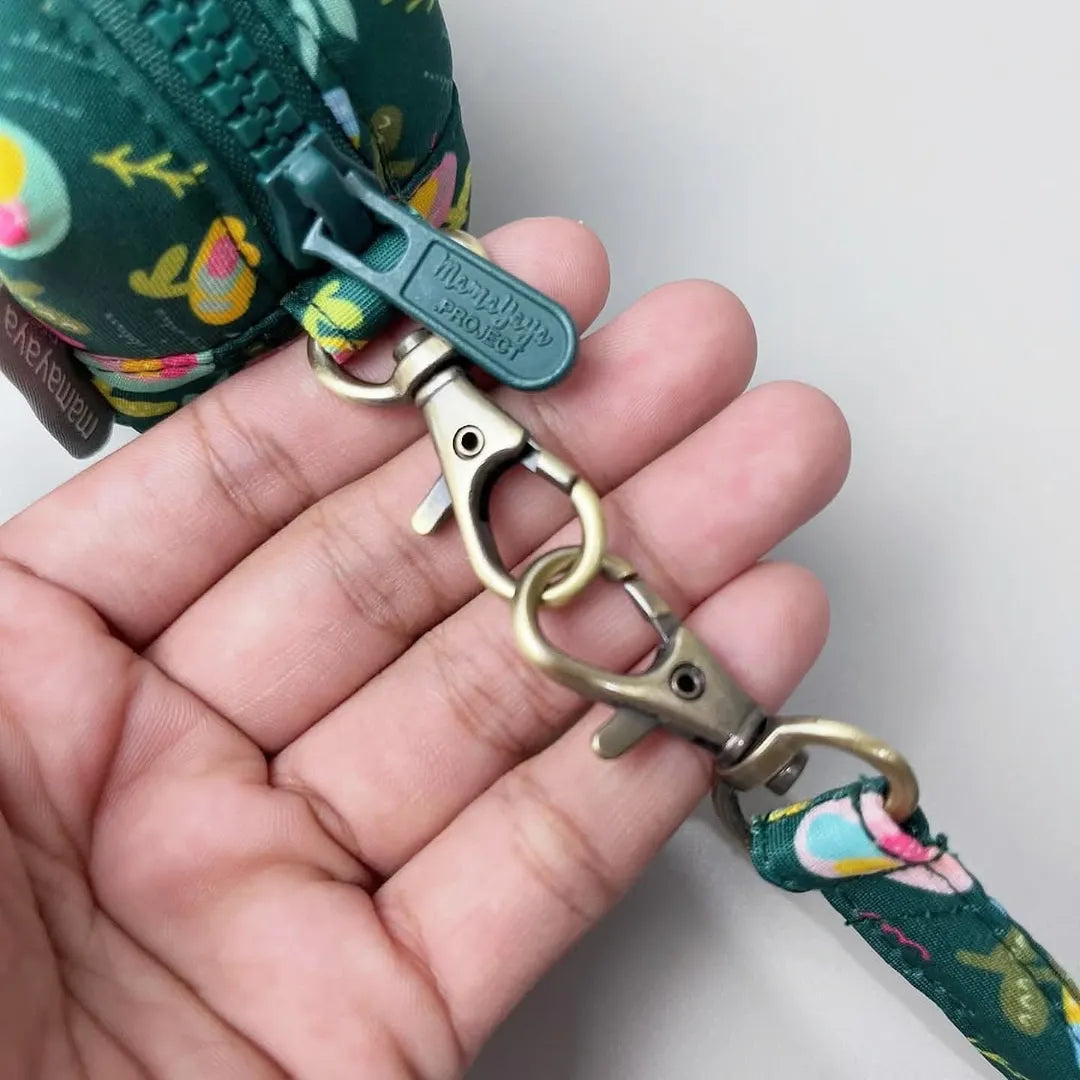 BOXY POUCH + LANYARD_C7087_MINI AMARA FOREST GREEN