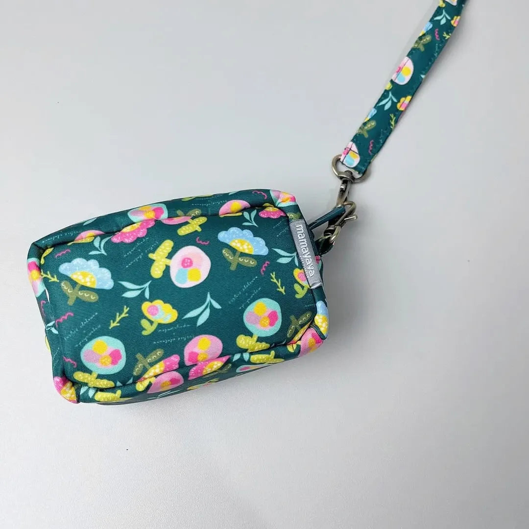 BOXY POUCH + LANYARD_C7087_MINI AMARA FOREST GREEN