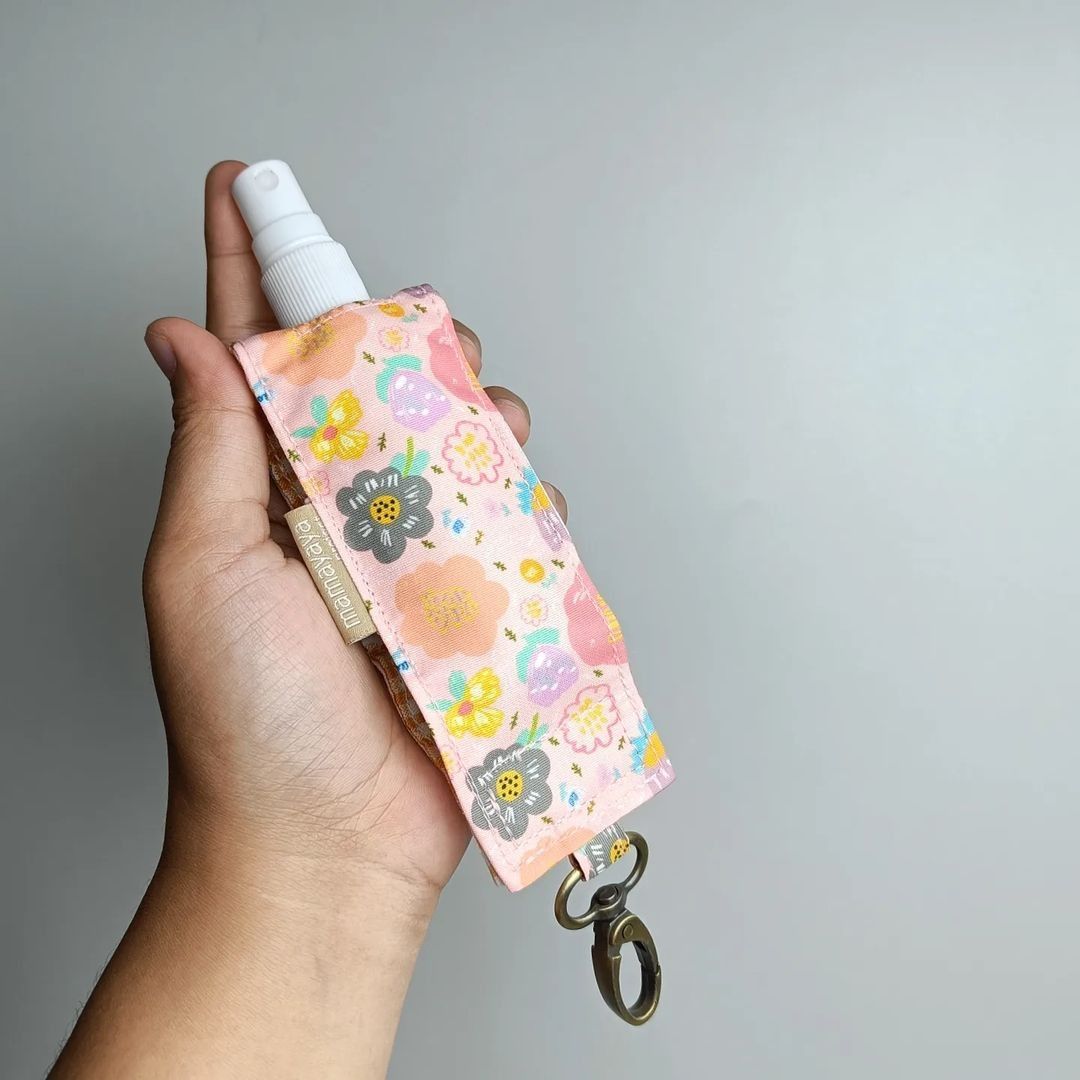 HAND SANITIZER HOLDER_C3284_AYANA BABY PINK_MILKY