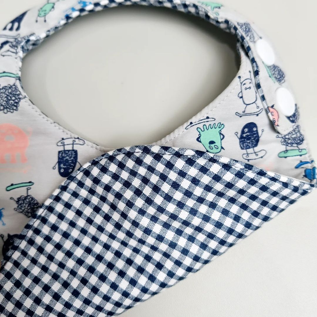 ROUND BIBS_A4212_MONSTER ASH GREY