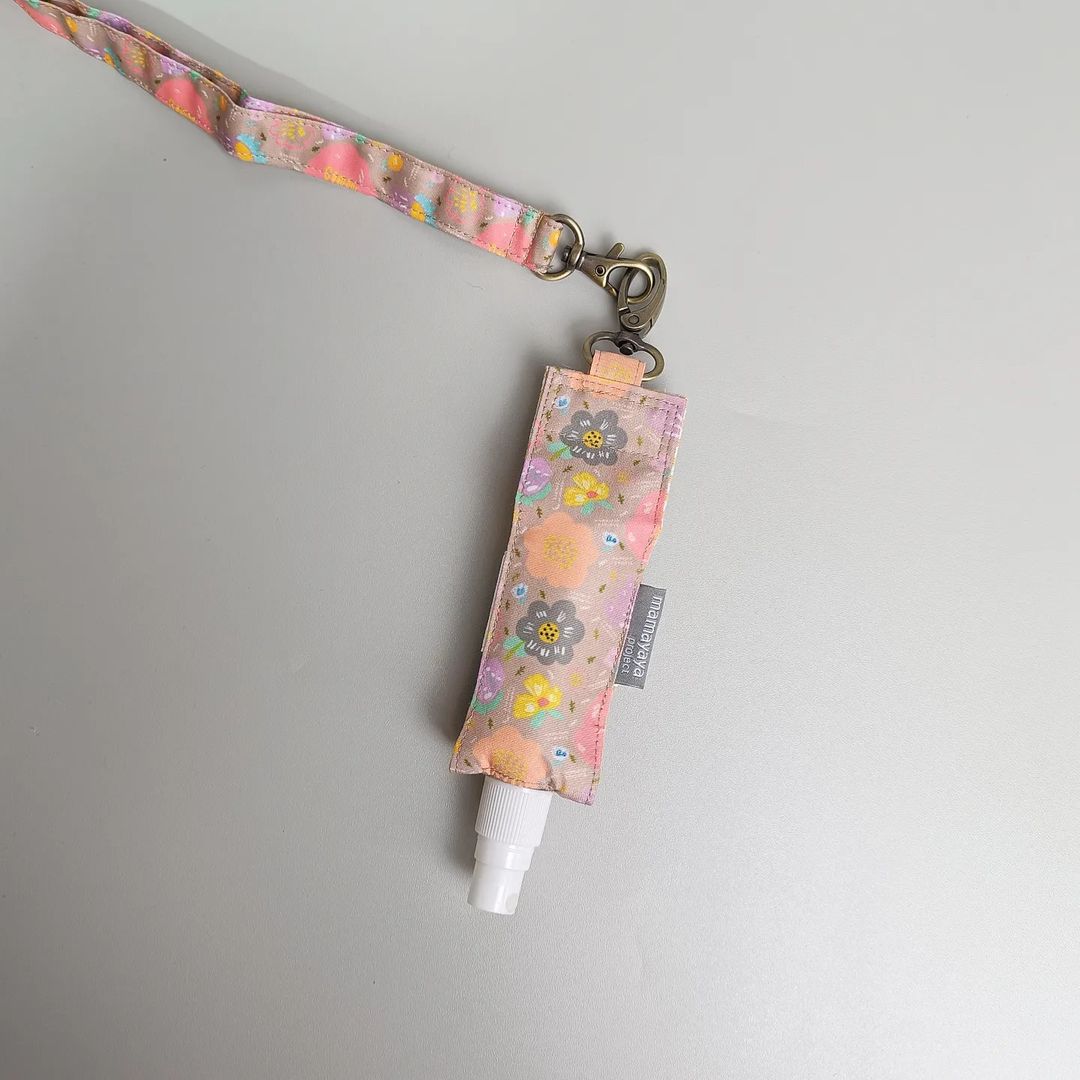 TALI LANYARD & HAND SANITIZER HOLDER_C3287_AYANA MOCCA