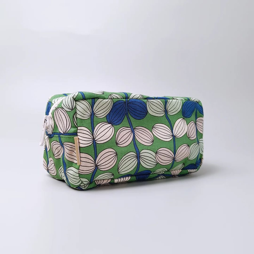 COSMETIC POUCH_C070_DAUN BULAT HIJAU