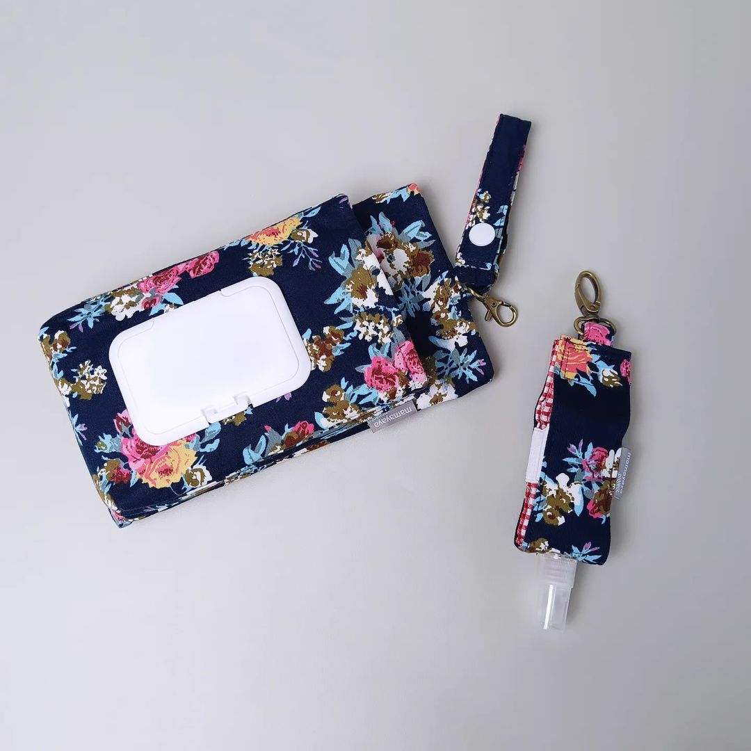 SET TISSUE POUCH & HAND SANITIZER HOLDER_C6023_ROSE NAVY