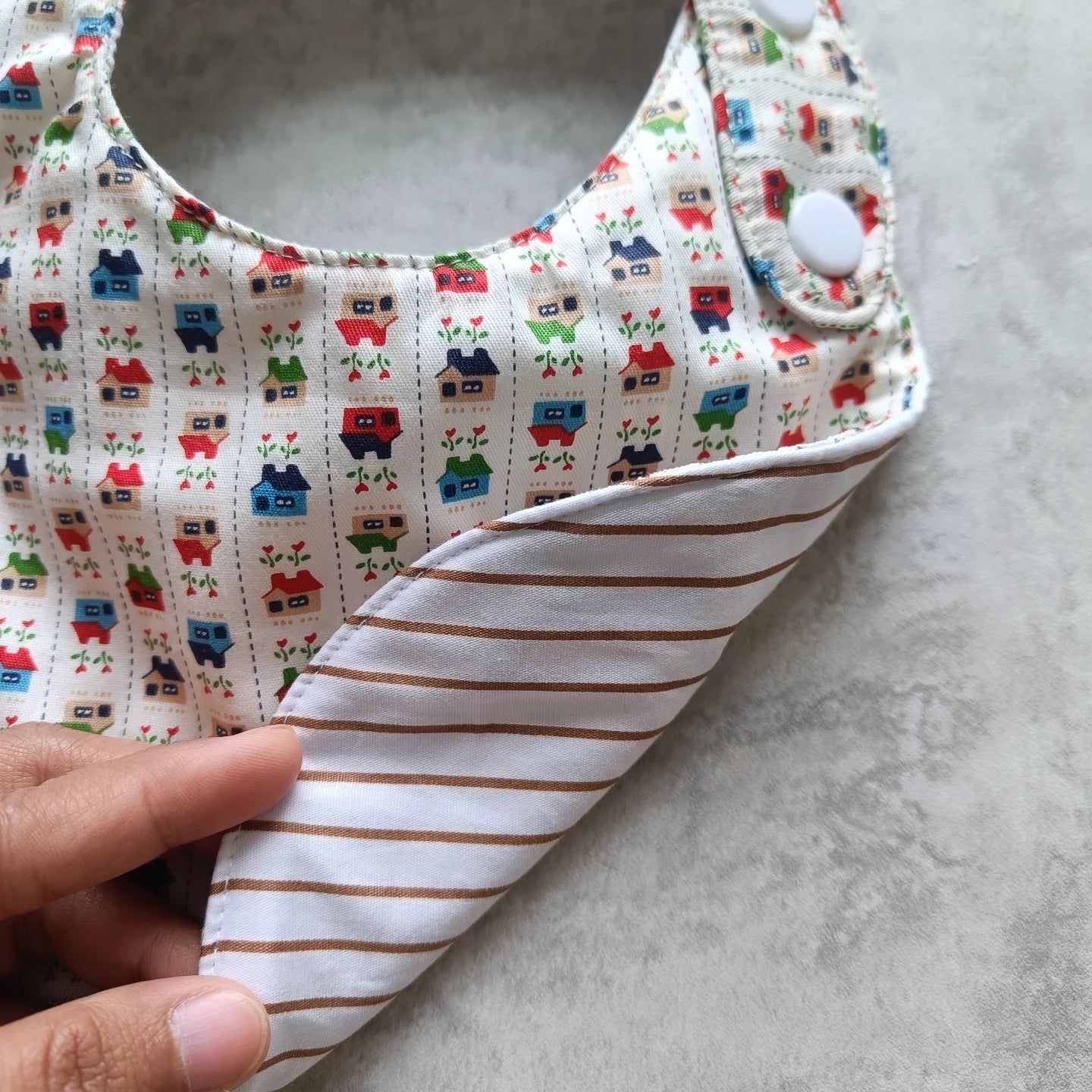 ROUND BIBS_A7432_RUMAH MERAH