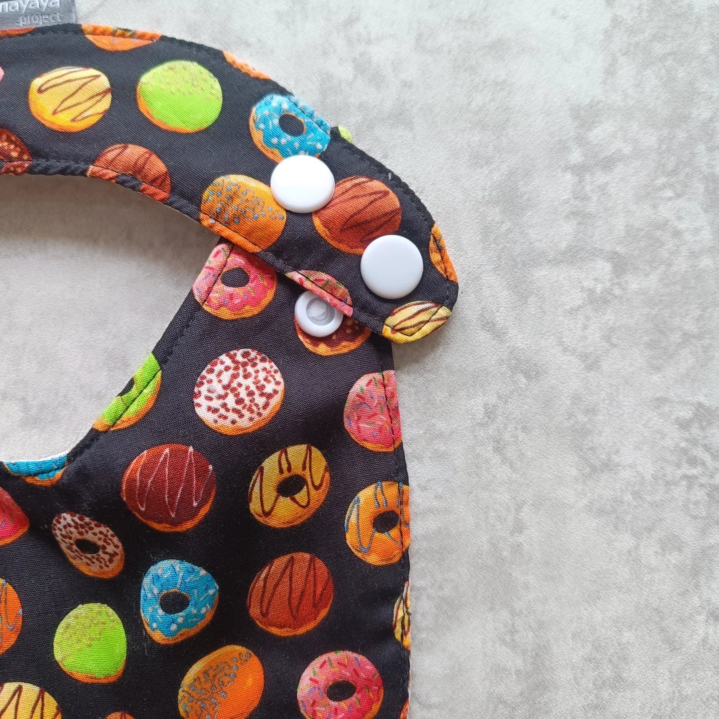 ROUND BIBS_A7484_DONAT WARNA/I