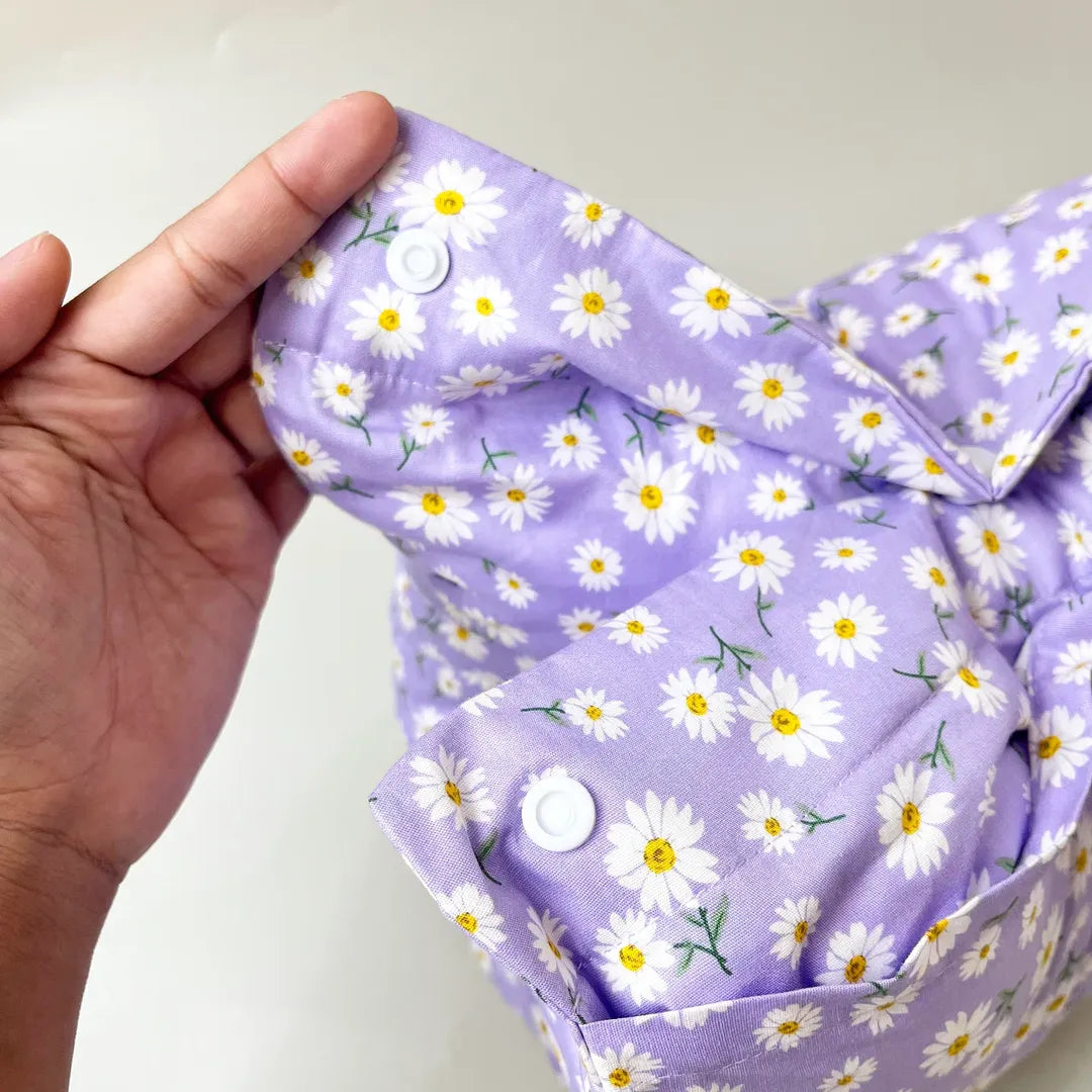 TRAVEL NURSING ARM PILLOW_⁠A7468_GARBERA UNGU (KATUN)