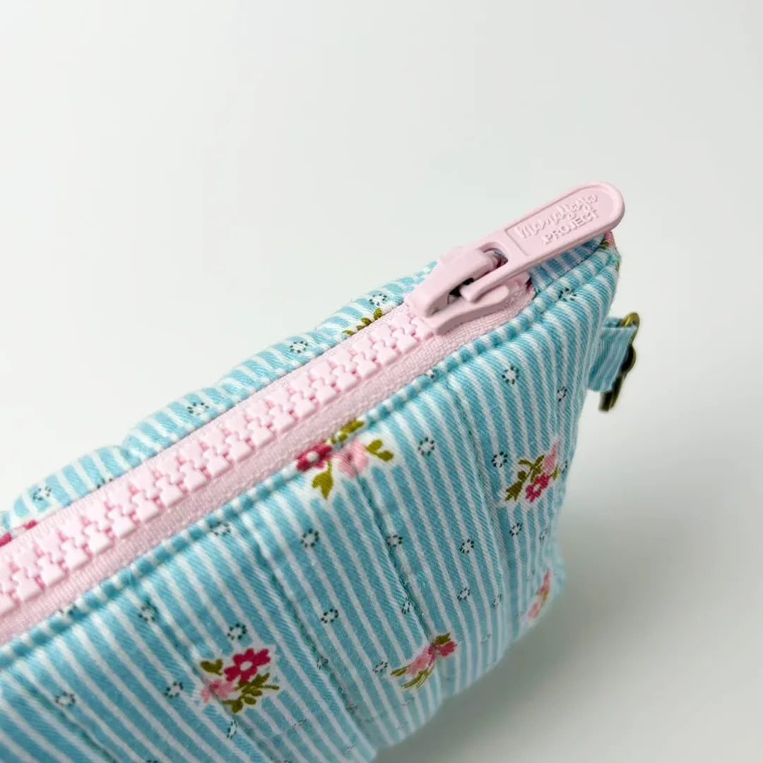 SLIM POUCH_BUNGA GARIS BIRU