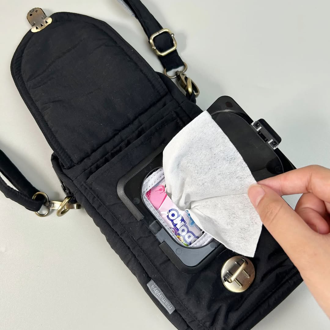 PHONE WALLET POUCH PUFFY & HAND SANITIZER HOLDER_C6110_BLACK