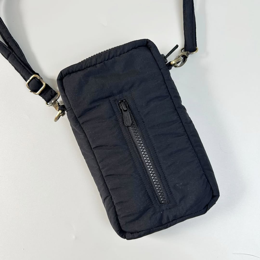 PHONE WALLET POUCH PUFFY & HAND SANITIZER HOLDER_C6110_BLACK