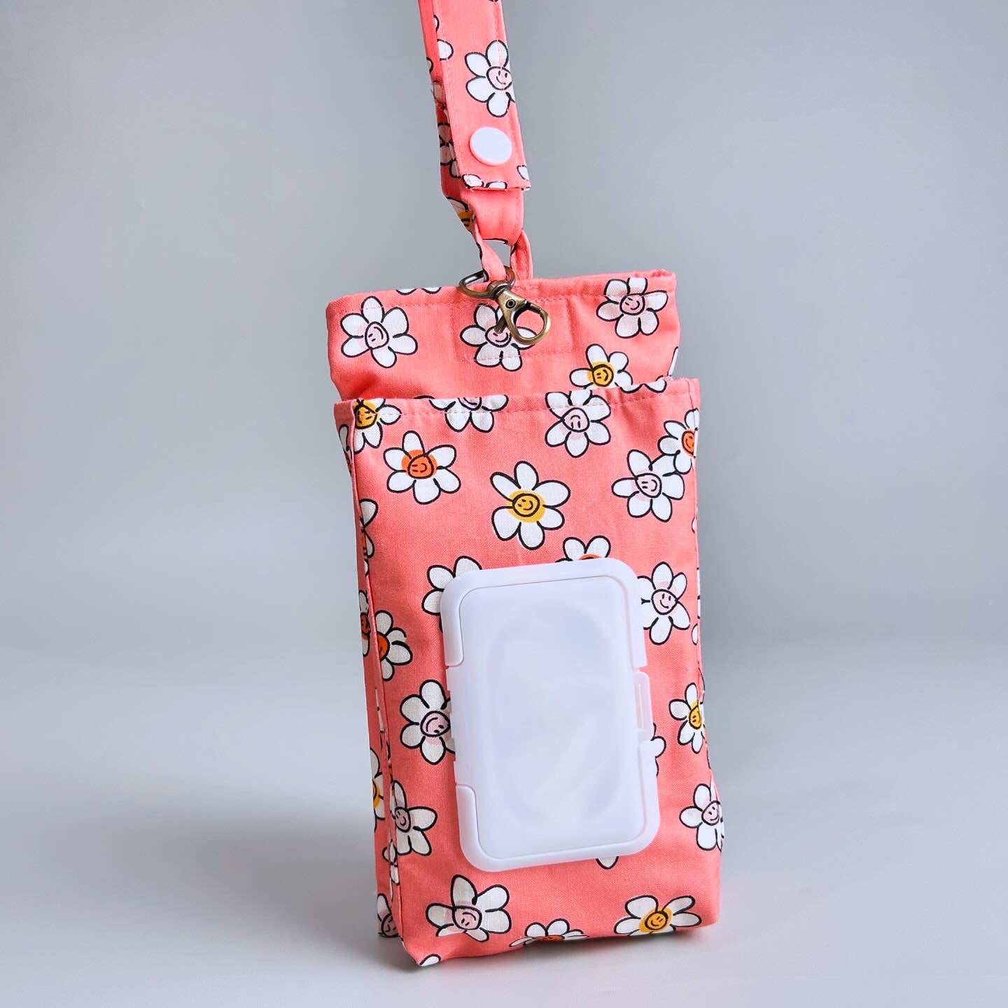 SET TISSUE POUCH 2 IN 1 & HAND SANITIZER HOLDER_A7025_DAISY SMILE